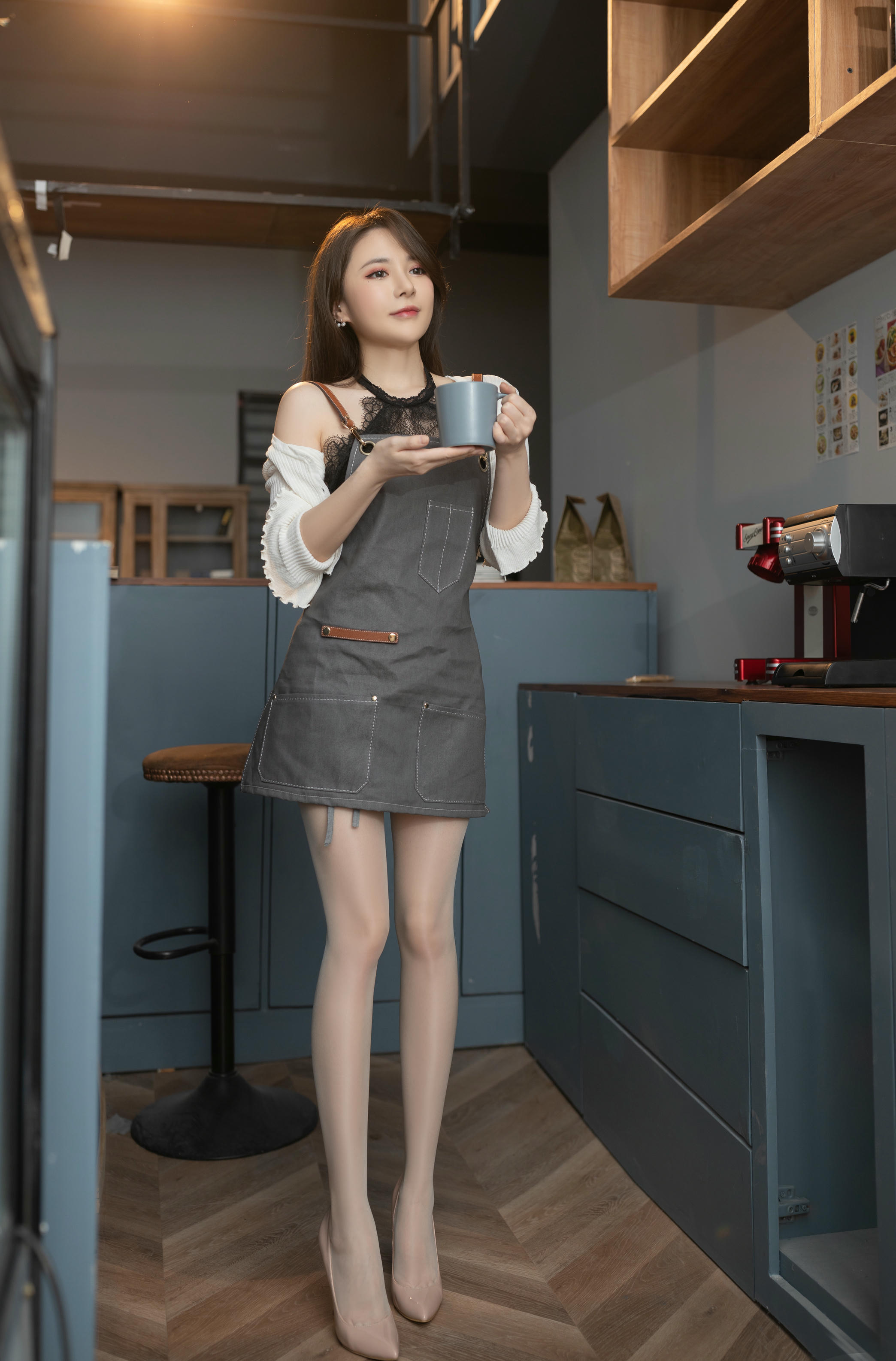 鱼子酱Fish NO.139 内购无水印 4102 寂寞旅人咖啡馆 [116P 1.32 GB]_第2集