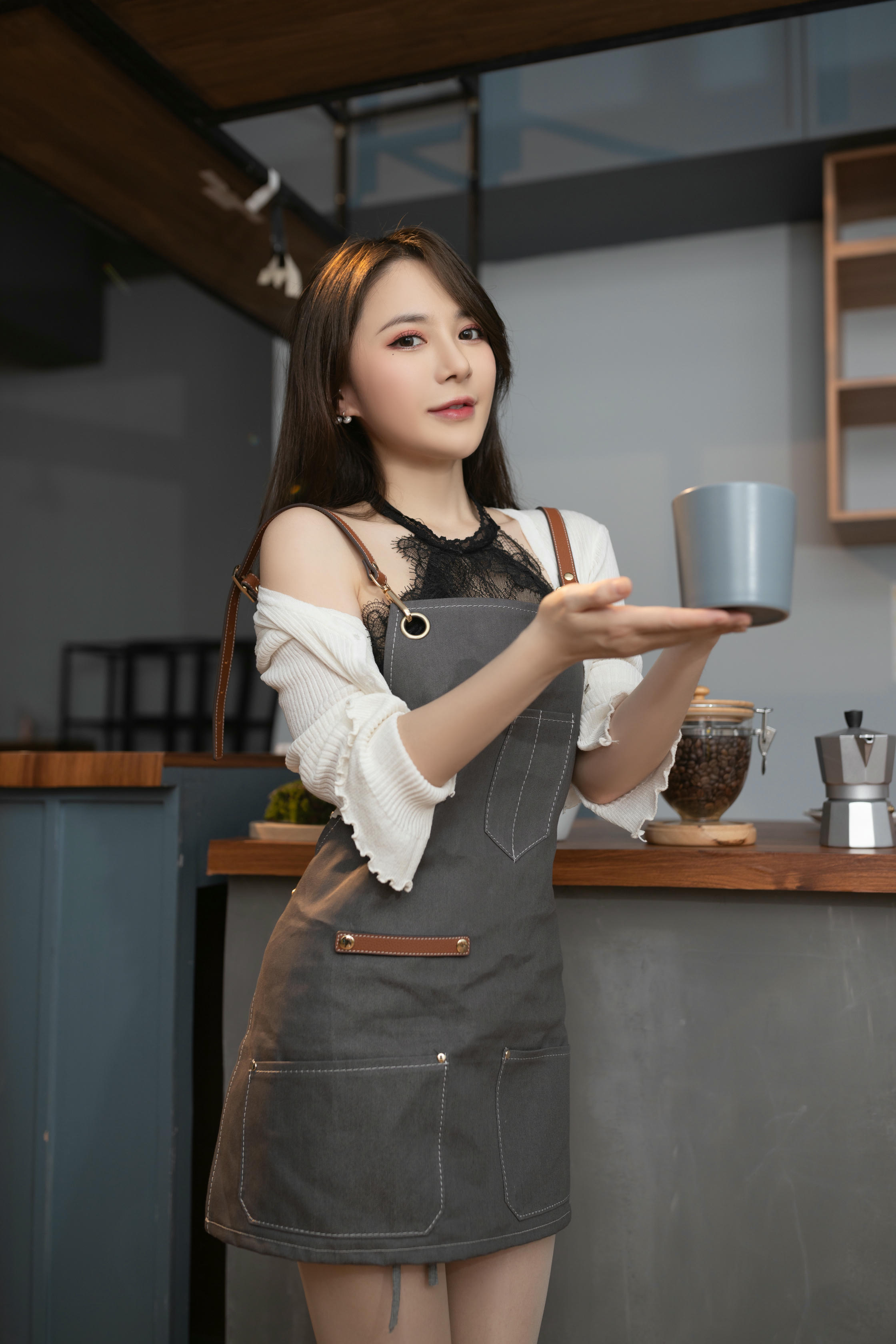 鱼子酱Fish NO.139 内购无水印 4102 寂寞旅人咖啡馆 [116P 1.32 GB]_第2集