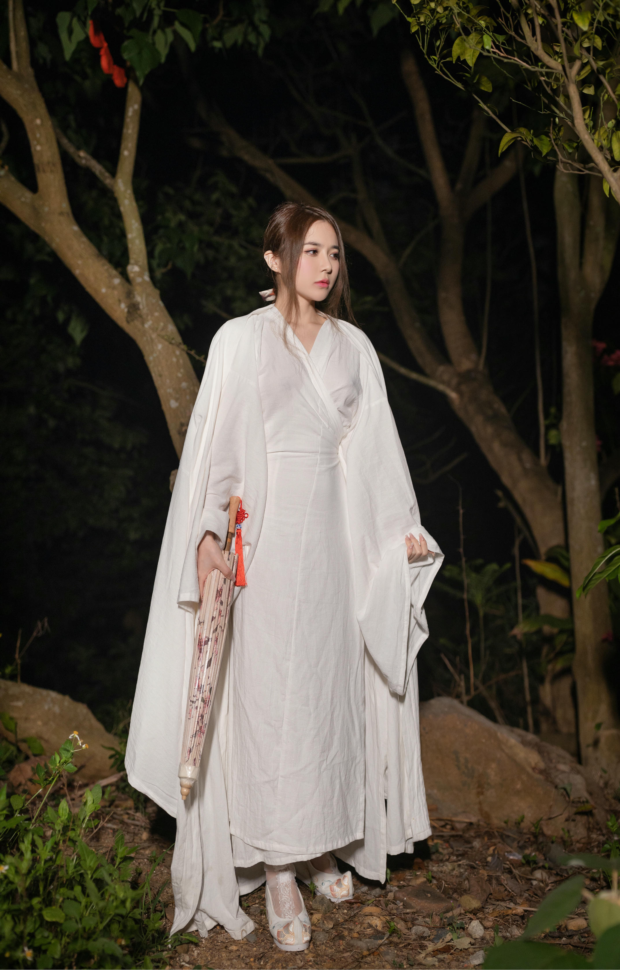 鱼子酱Fish NO.142 内购无水印 4326 牛奶浴 [122P 1.39 GB]-牛奶浴番外篇-小树林的故事_第2集