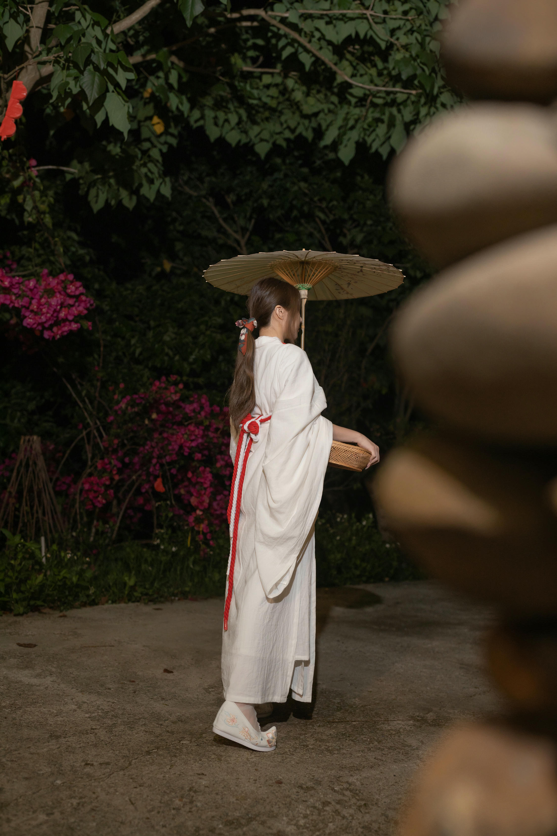 鱼子酱Fish NO.142 内购无水印 4326 牛奶浴 [122P 1.39 GB]-牛奶浴番外篇-小树林的故事_第1集