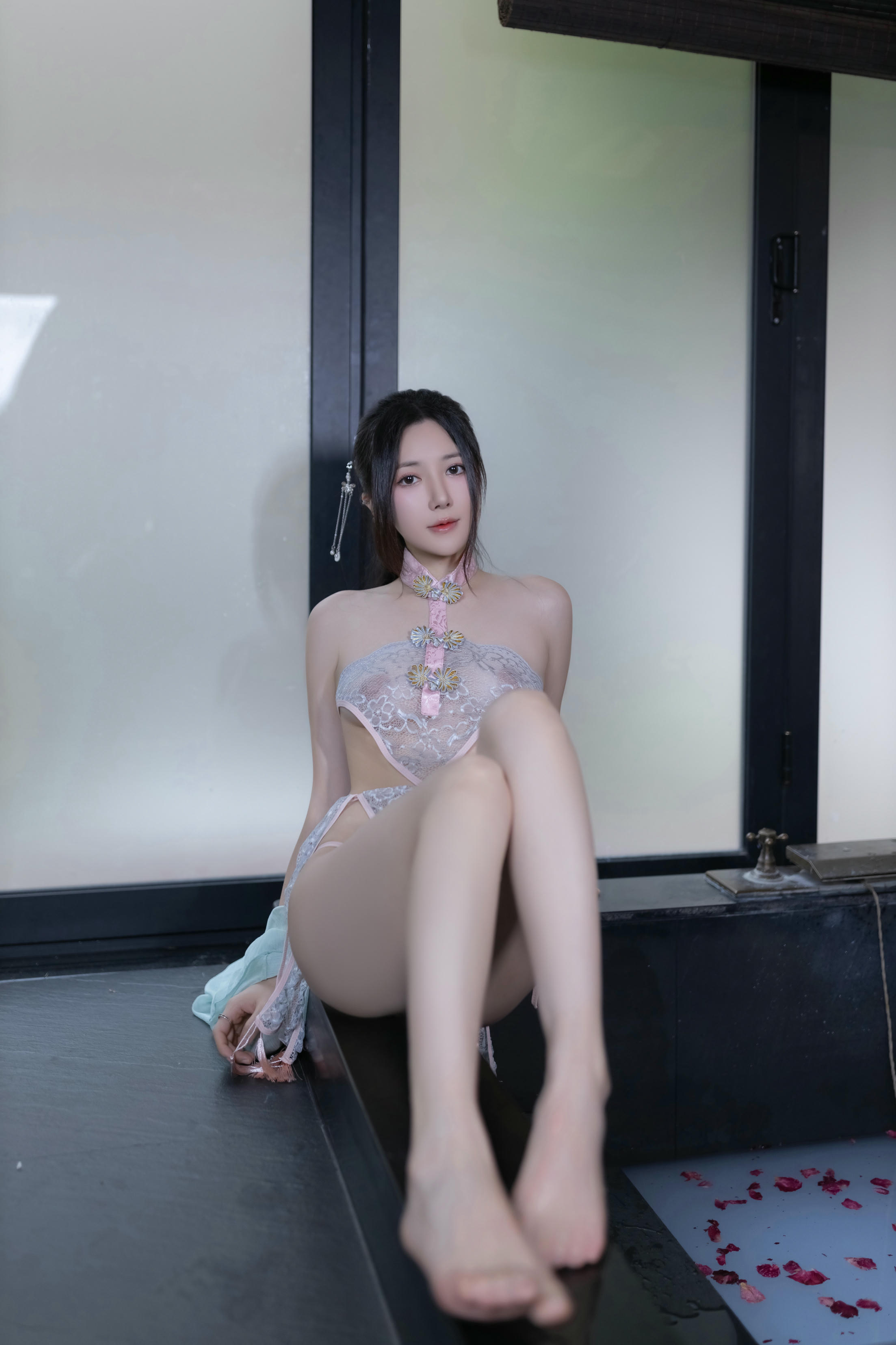 鱼子酱Fish NO.158 内购无水印 8428 花瓣浴 [120P 1.32 GB]_第1集