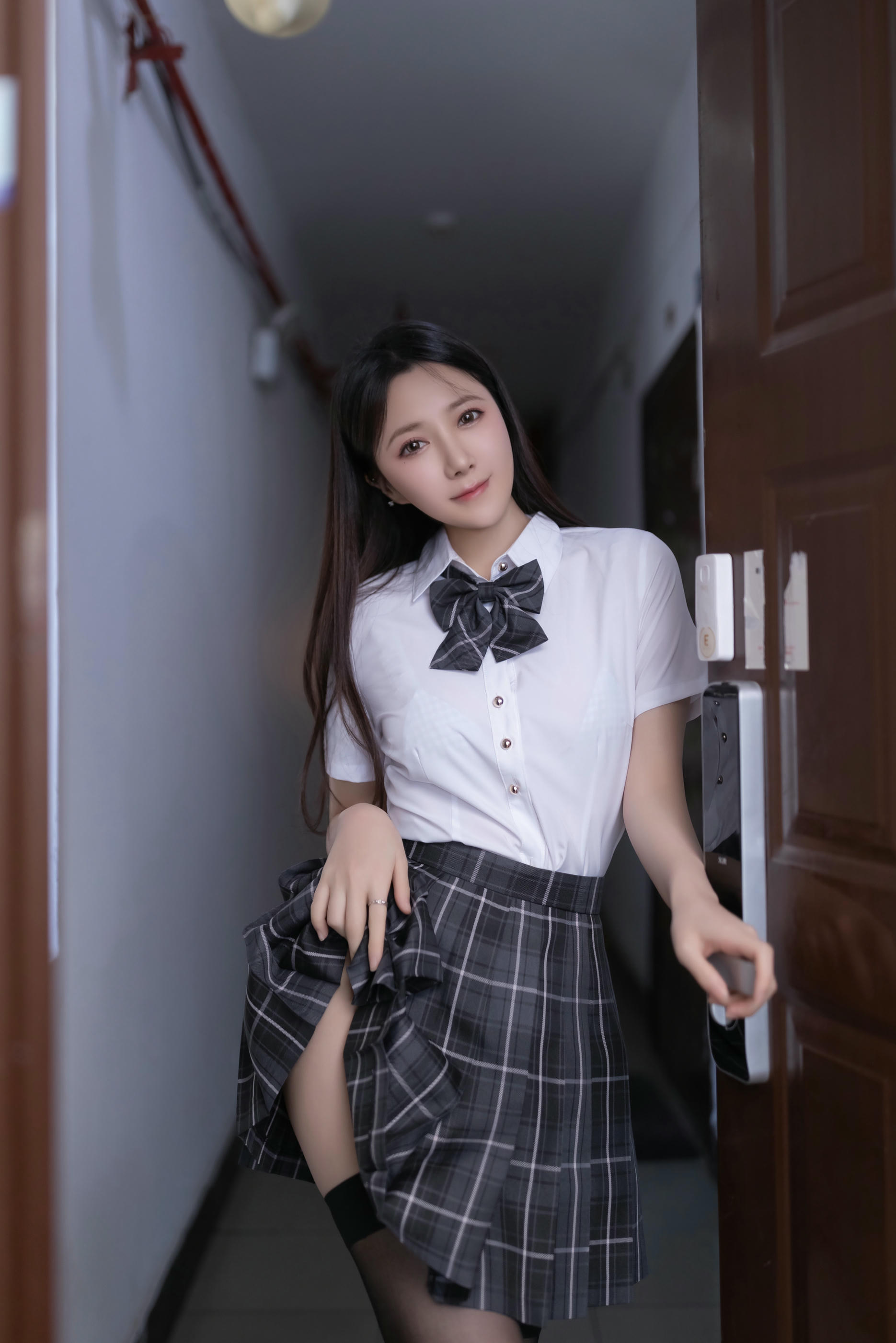 鱼子酱Fish NO.160 内购无水印 8516 破碎衬衫 [120P 1.36 GB]_第1集