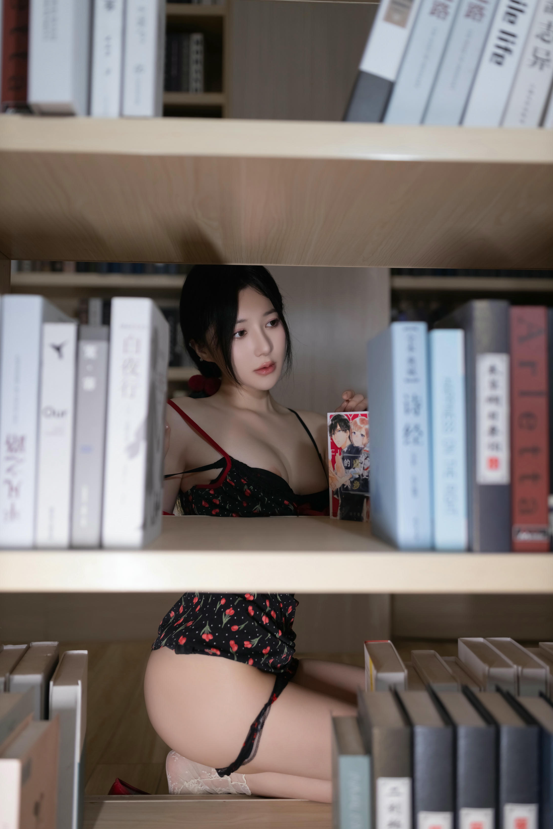 鱼子酱Fish NO.162 内购无水印 8596 图书馆 [120P 1.30 GB]_第2集