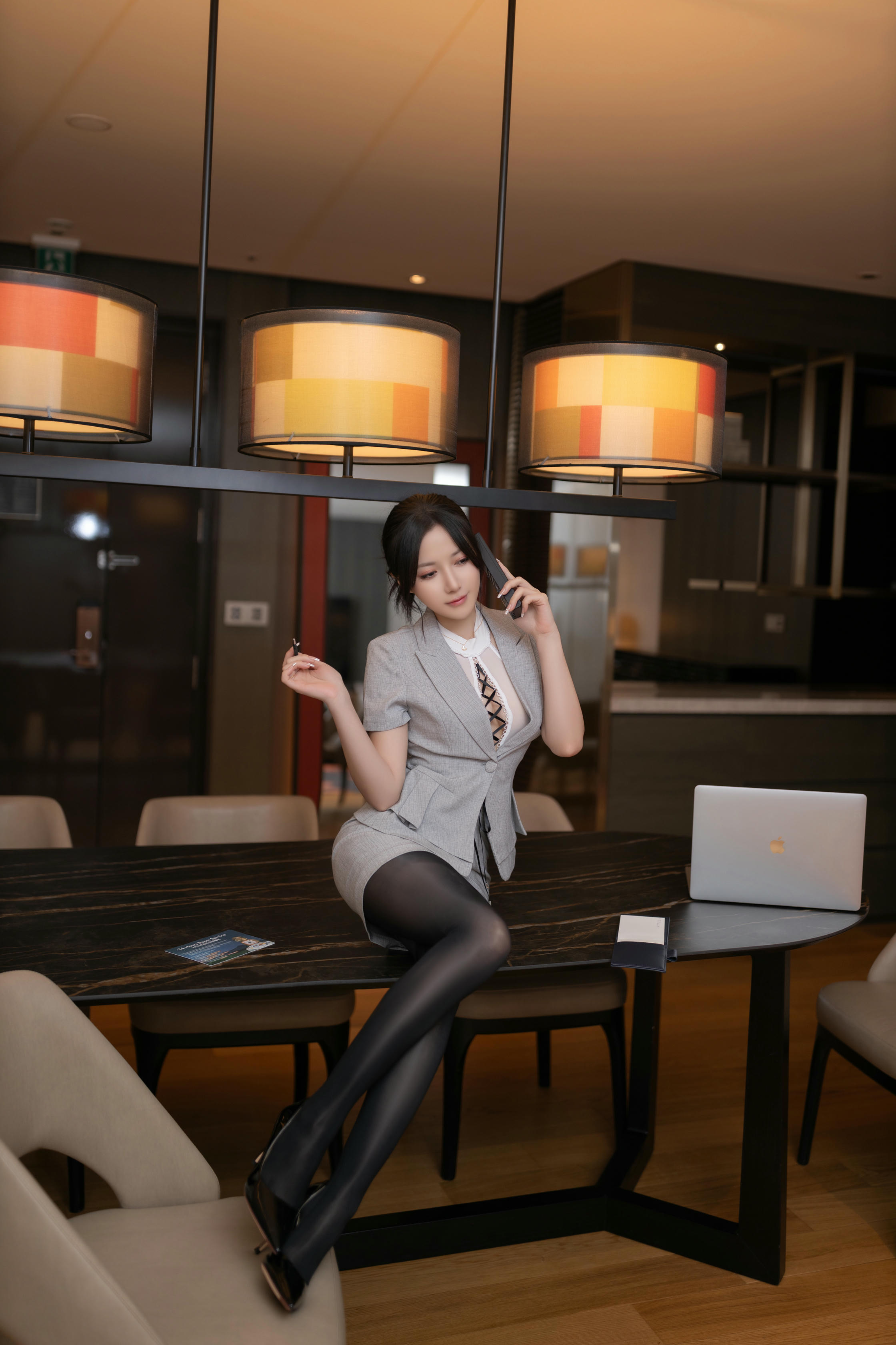 鱼子酱Fish NO.170 内购无水印 9189 他的监控电话 [122P 1.42 GB]_第1集