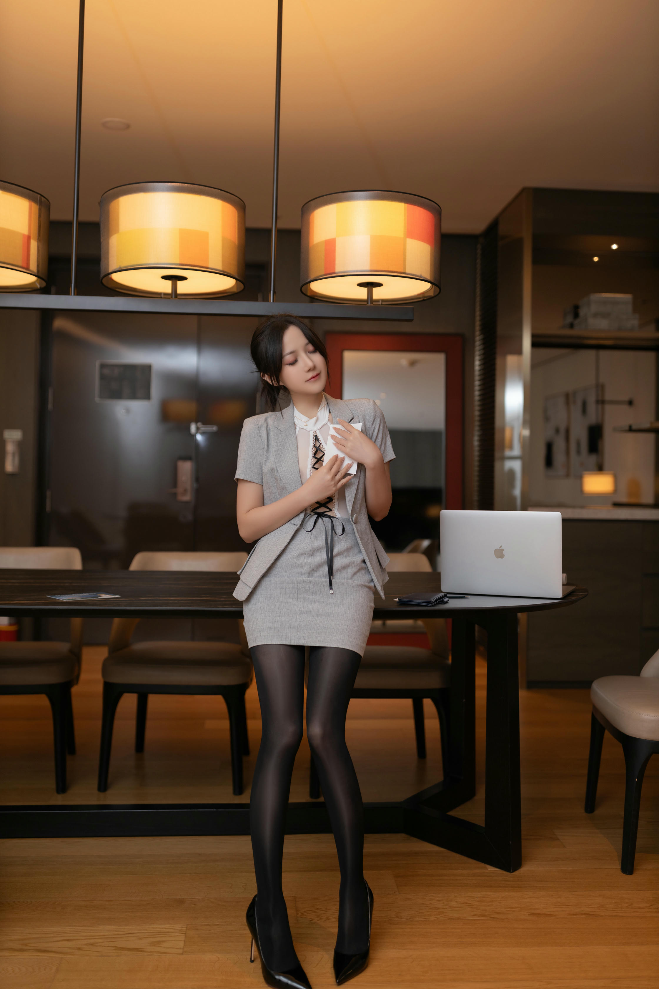 鱼子酱Fish NO.170 内购无水印 9189 他的监控电话 [122P 1.42 GB]_第1集