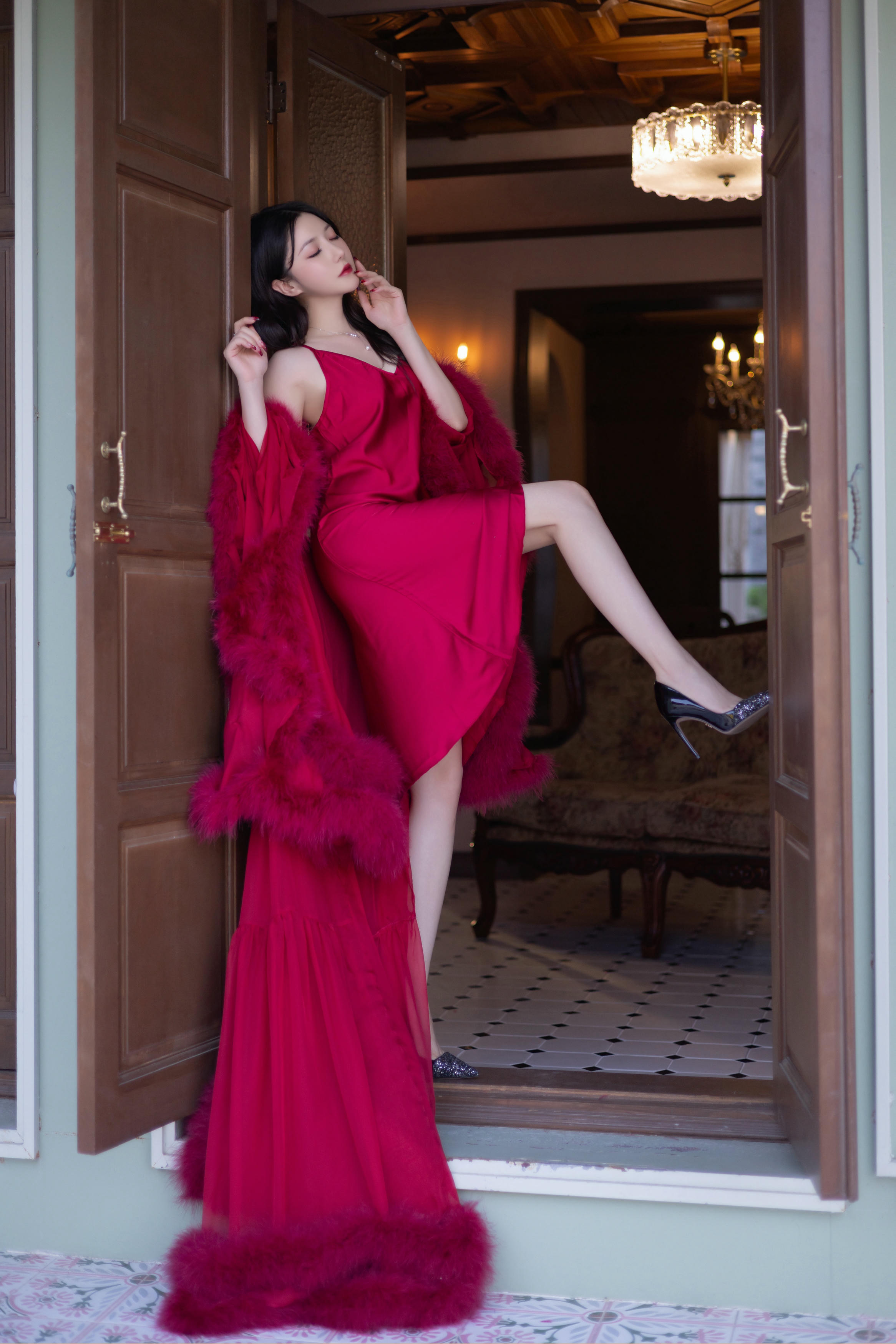 鱼子酱Fish NO.175 内购无水印 9422 玫瑰 [120P 733.40 MB]_第2集