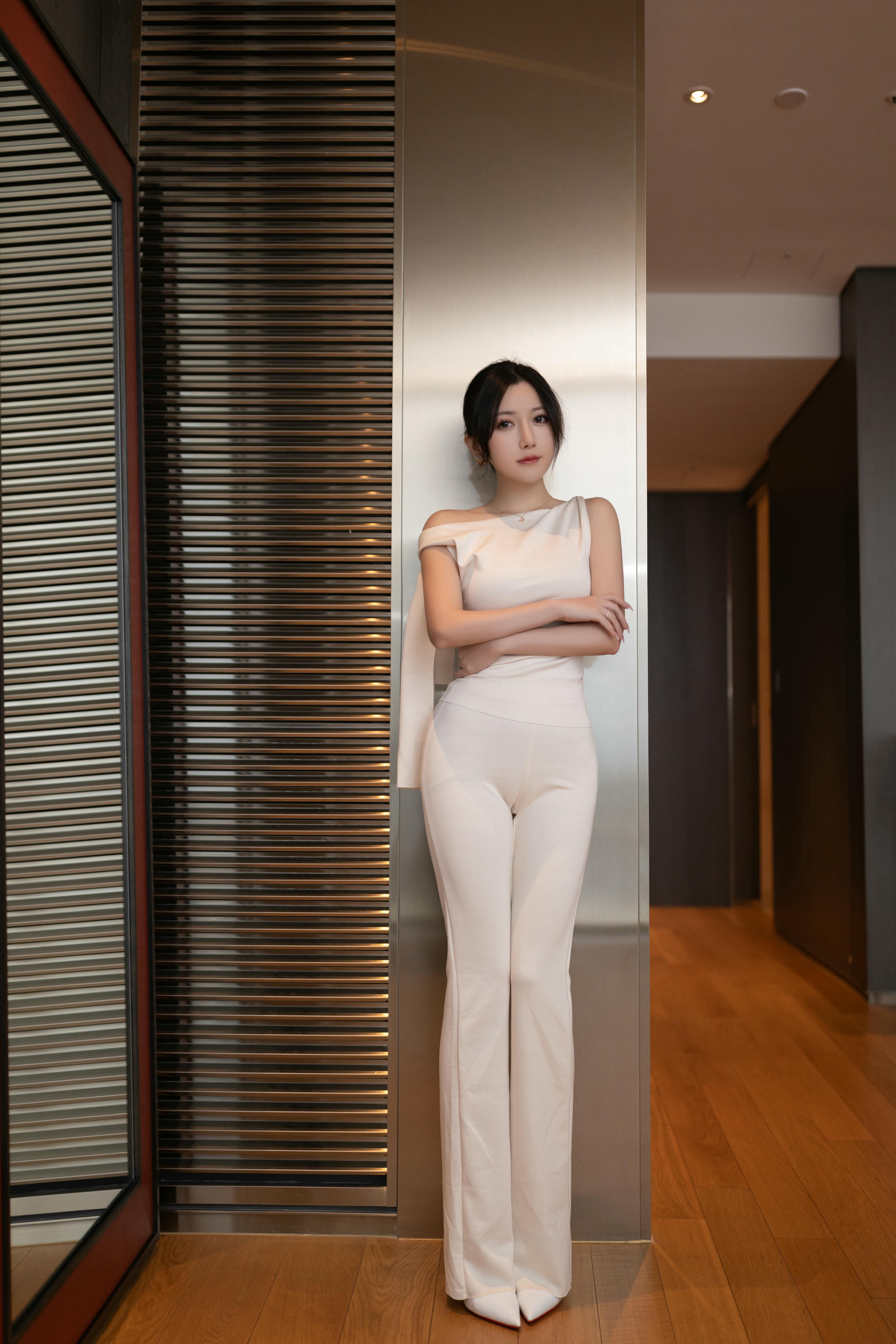 鱼子酱Fish NO.176 内购无水印 9457 职场女人 [120P 797.09 MB]_第1集