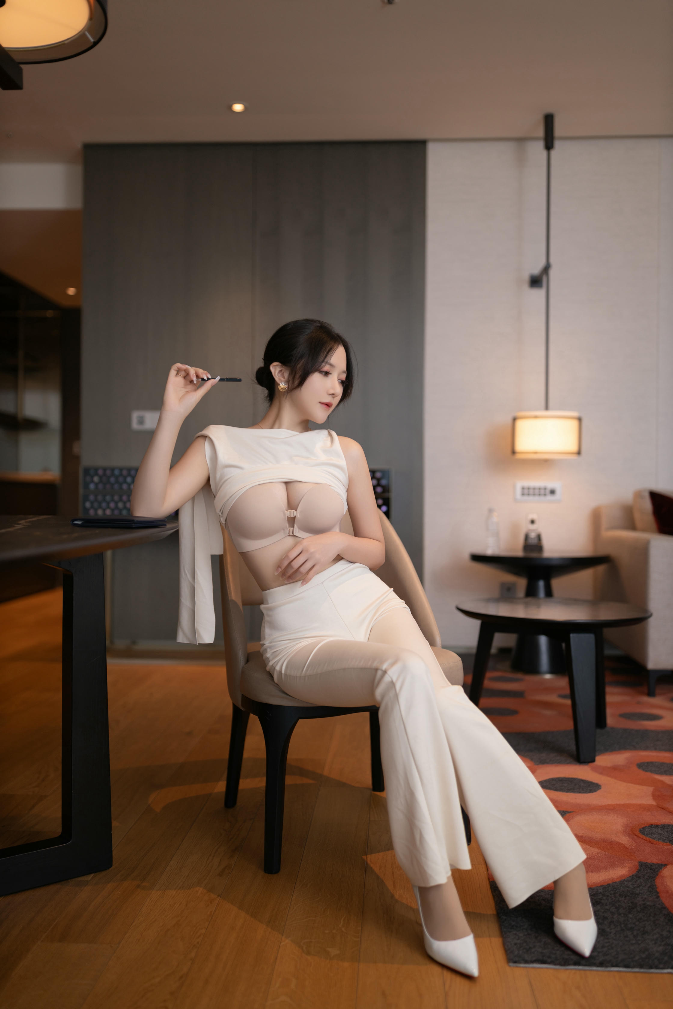 鱼子酱Fish NO.176 内购无水印 9457 职场女人 [120P 797.09 MB]_第2集