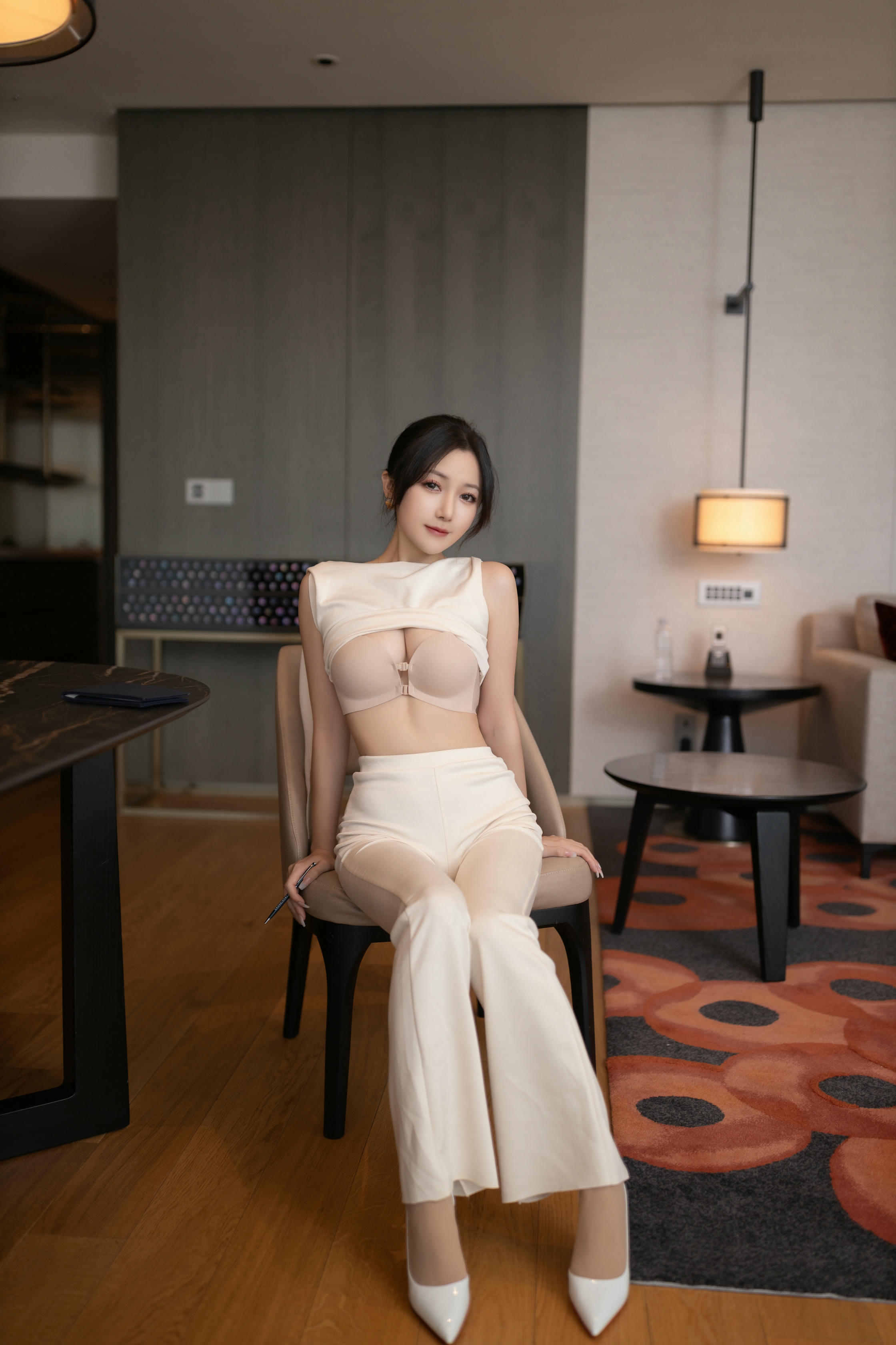 鱼子酱Fish NO.176 内购无水印 9457 职场女人 [120P 797.09 MB]_第2集