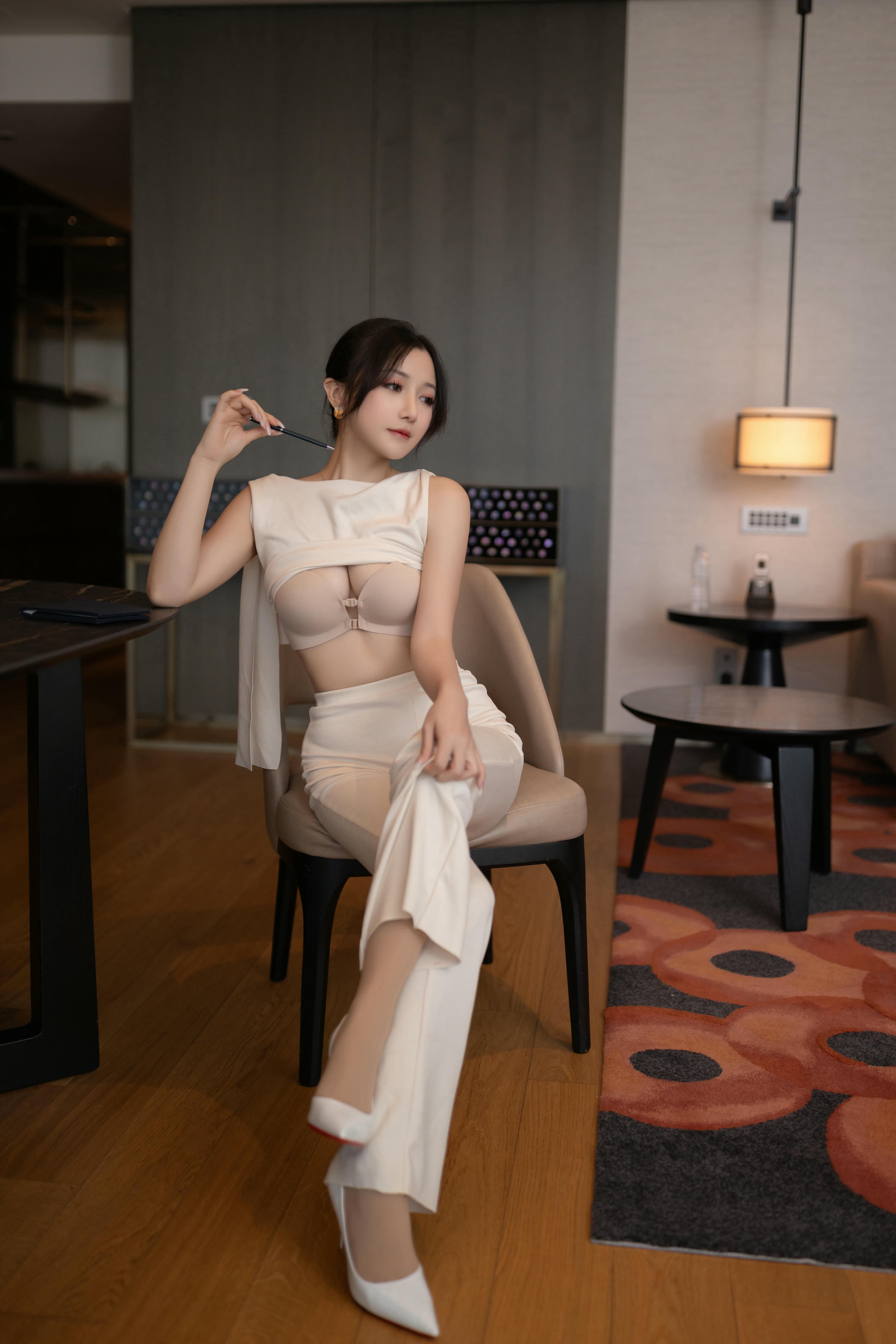 鱼子酱Fish NO.176 内购无水印 9457 职场女人 [120P 797.09 MB]_第2集