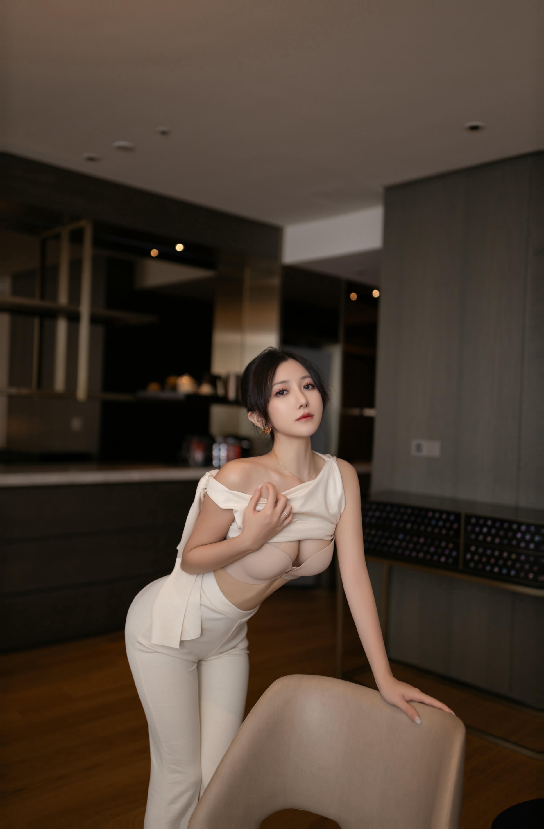 鱼子酱Fish NO.176 内购无水印 9457 职场女人 [120P 797.09 MB]_第2集