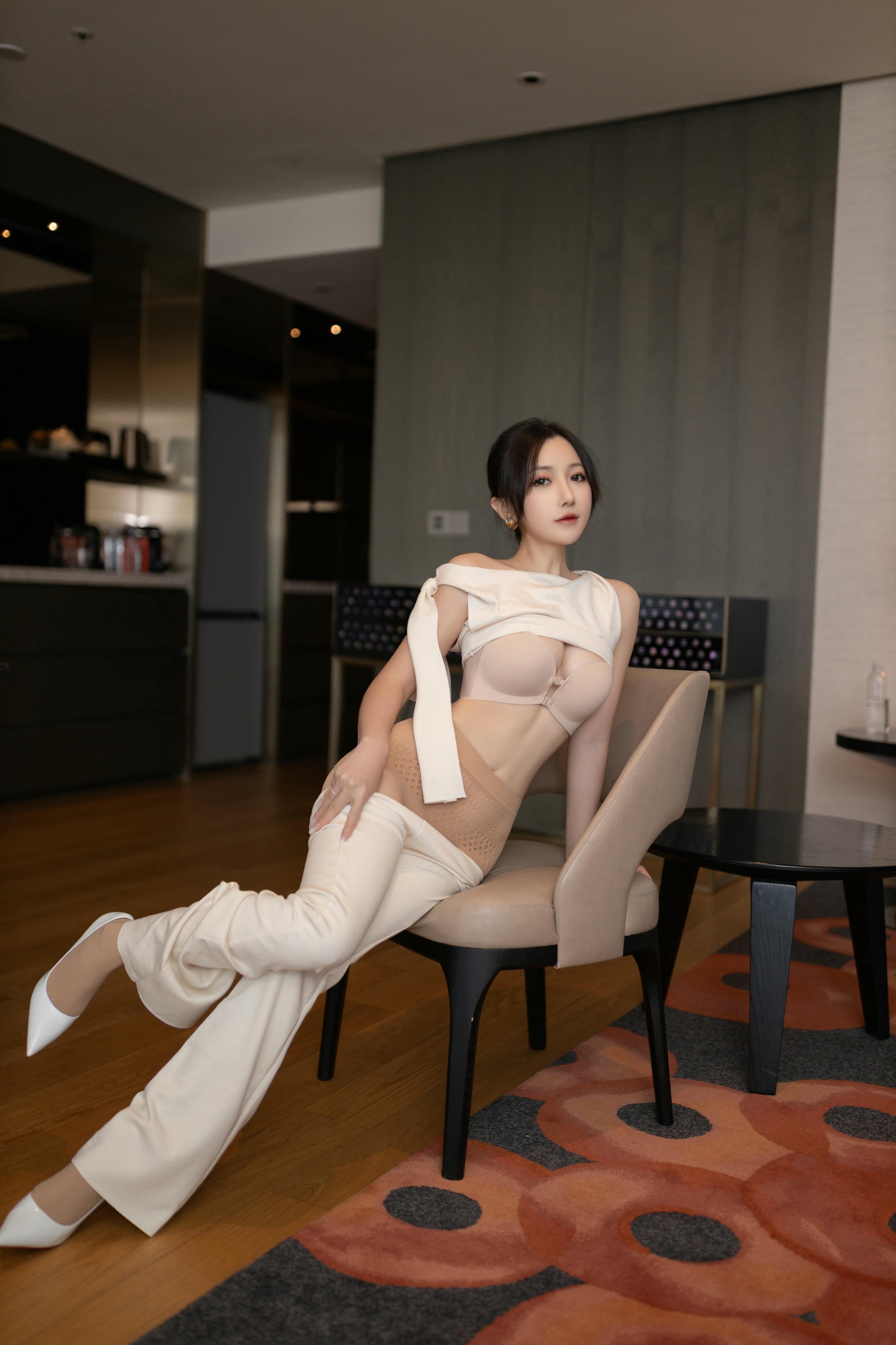 鱼子酱Fish NO.176 内购无水印 9457 职场女人 [120P 797.09 MB]_第2集