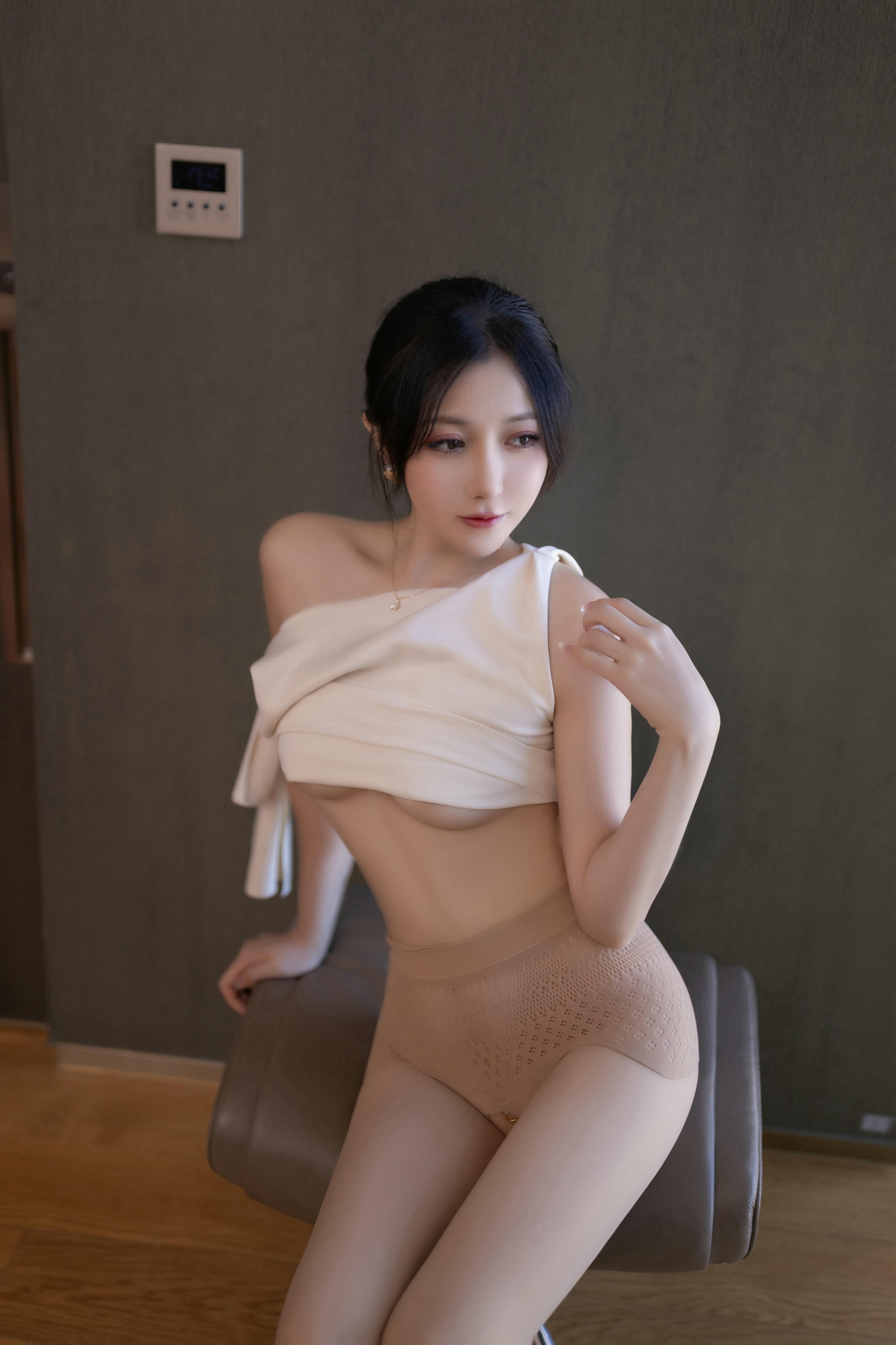 鱼子酱Fish NO.176 内购无水印 9457 职场女人 [120P 797.09 MB]_第5集