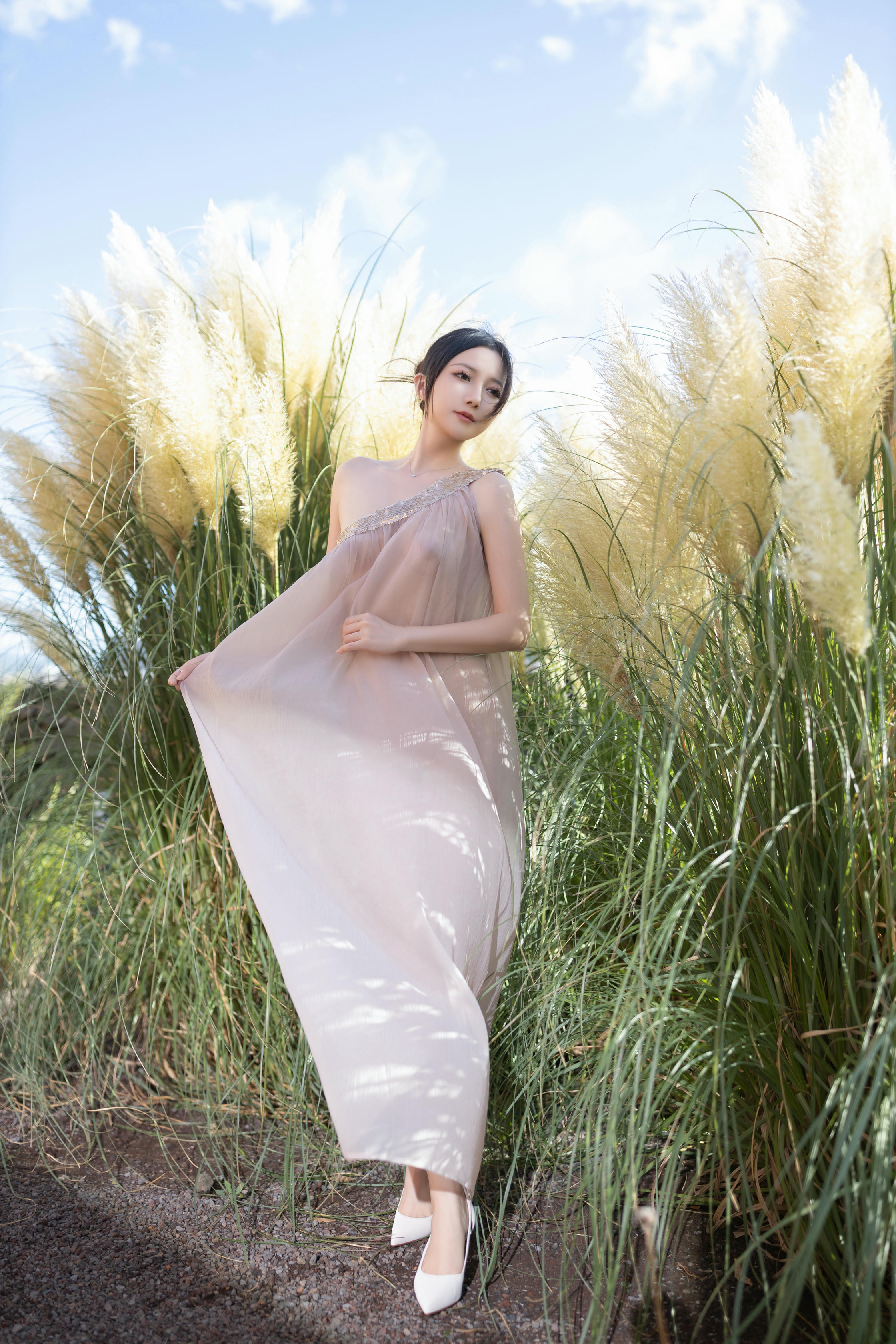 鱼子酱Fish NO.177 内购无水印 9492 芦苇旁 [101P 1.54 GB]_第1集