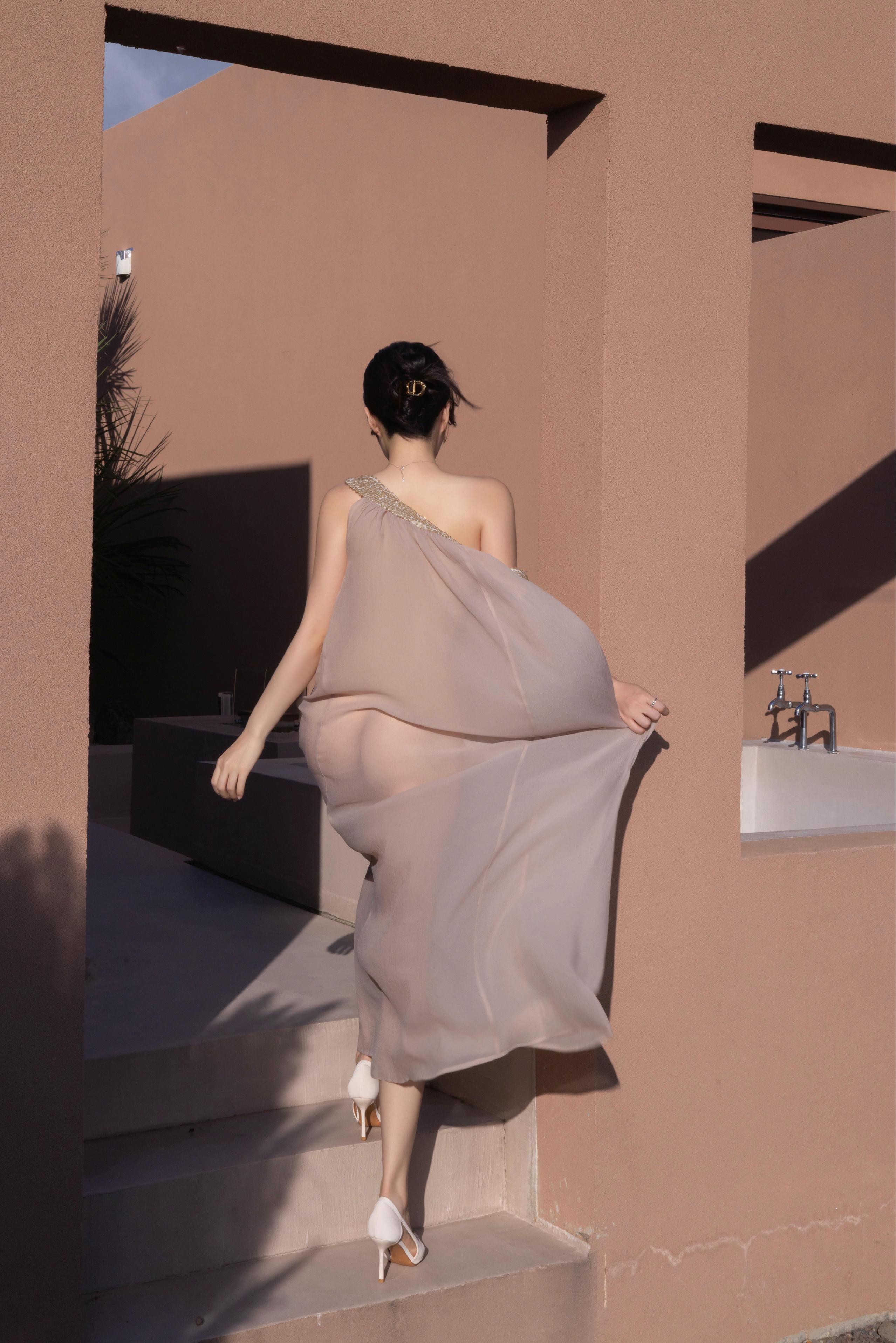 鱼子酱Fish NO.177 内购无水印 9492 芦苇旁 [101P 1.54 GB]_第2集