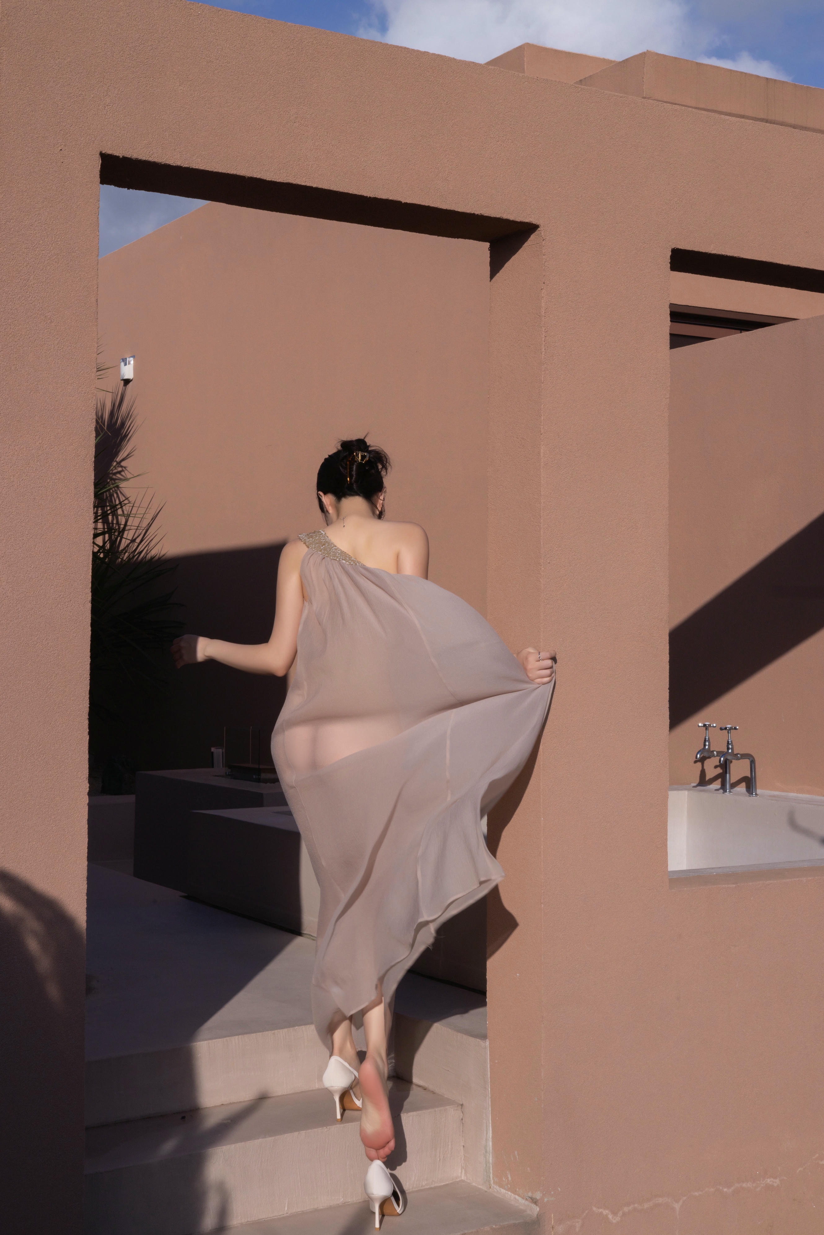 鱼子酱Fish NO.177 内购无水印 9492 芦苇旁 [101P 1.54 GB]_第2集