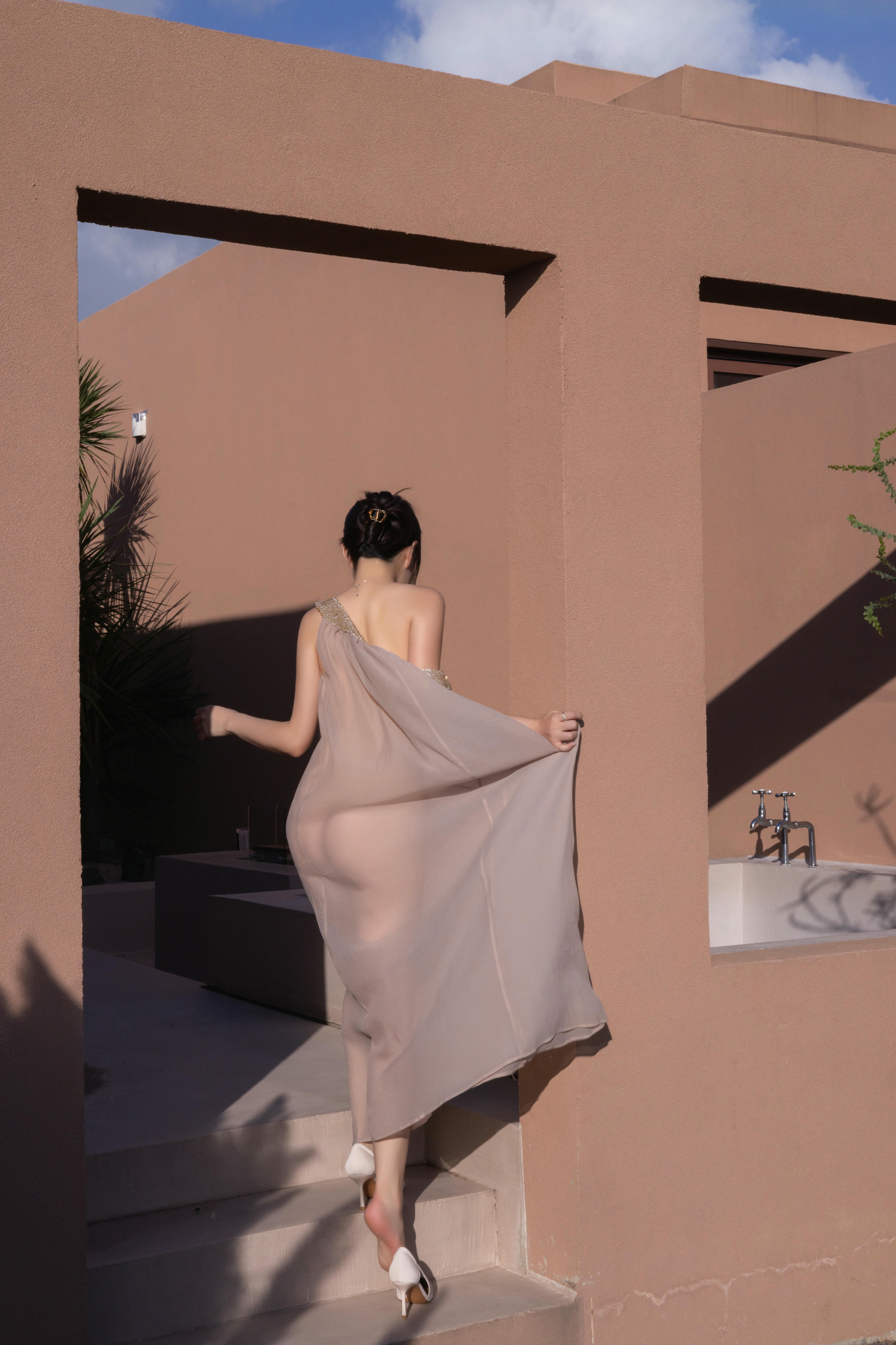 鱼子酱Fish NO.177 内购无水印 9492 芦苇旁 [101P 1.54 GB]_第2集