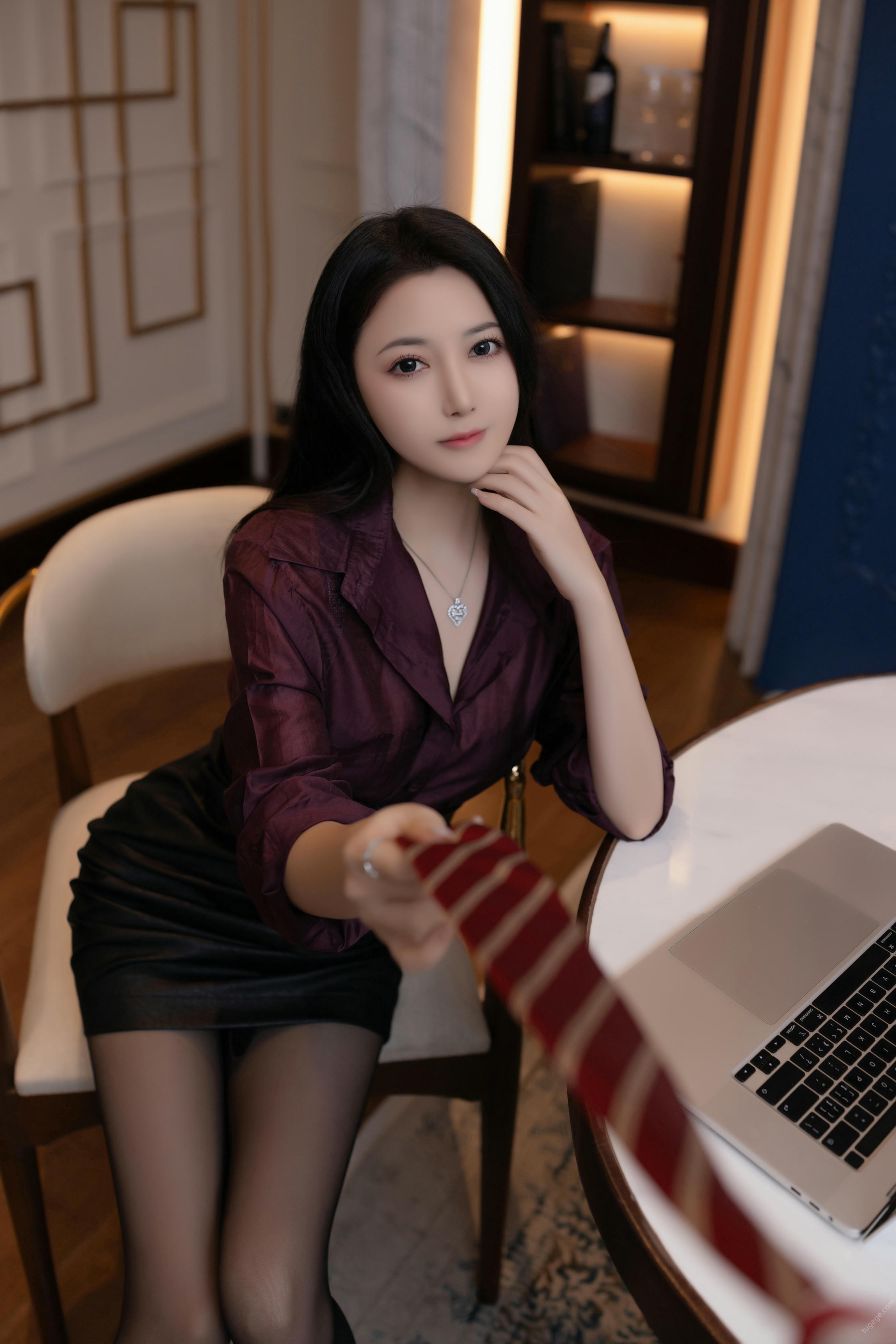 鱼子酱Fish NO.187 内购无水印 紫色衬衫 [120P 1.37GB]_第1集