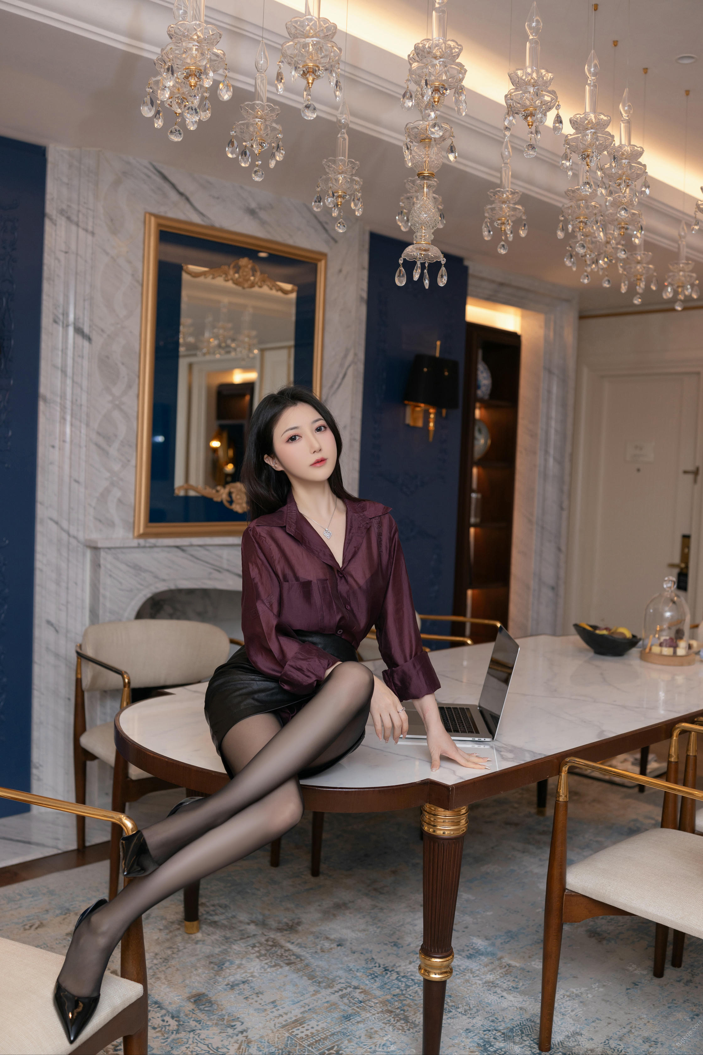 鱼子酱Fish NO.187 内购无水印 紫色衬衫 [120P 1.37GB]_第1集