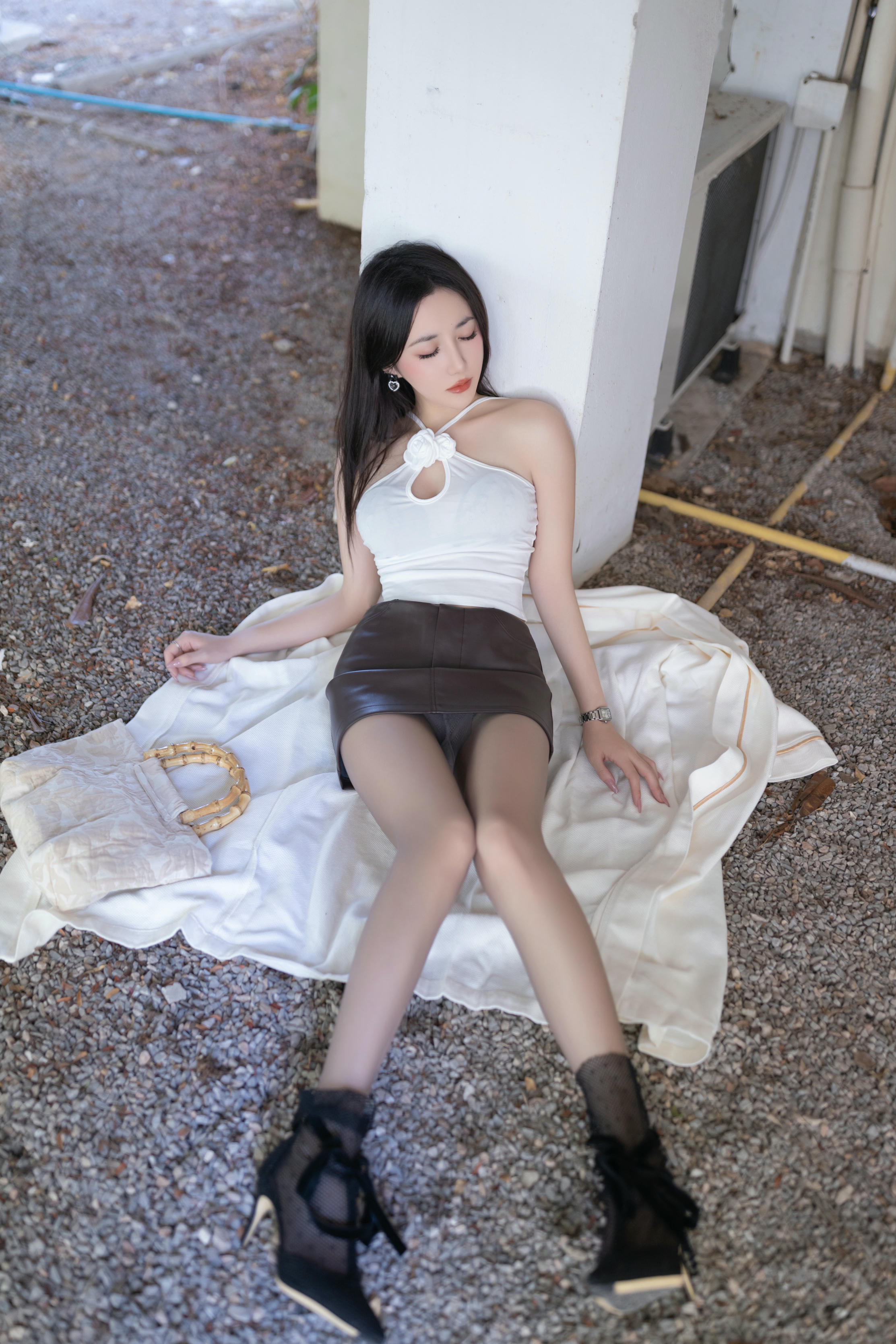 鱼子酱Fish NO.006 内购无水印 暗墙五 尾随 [130P 1.33 GB]_第1集