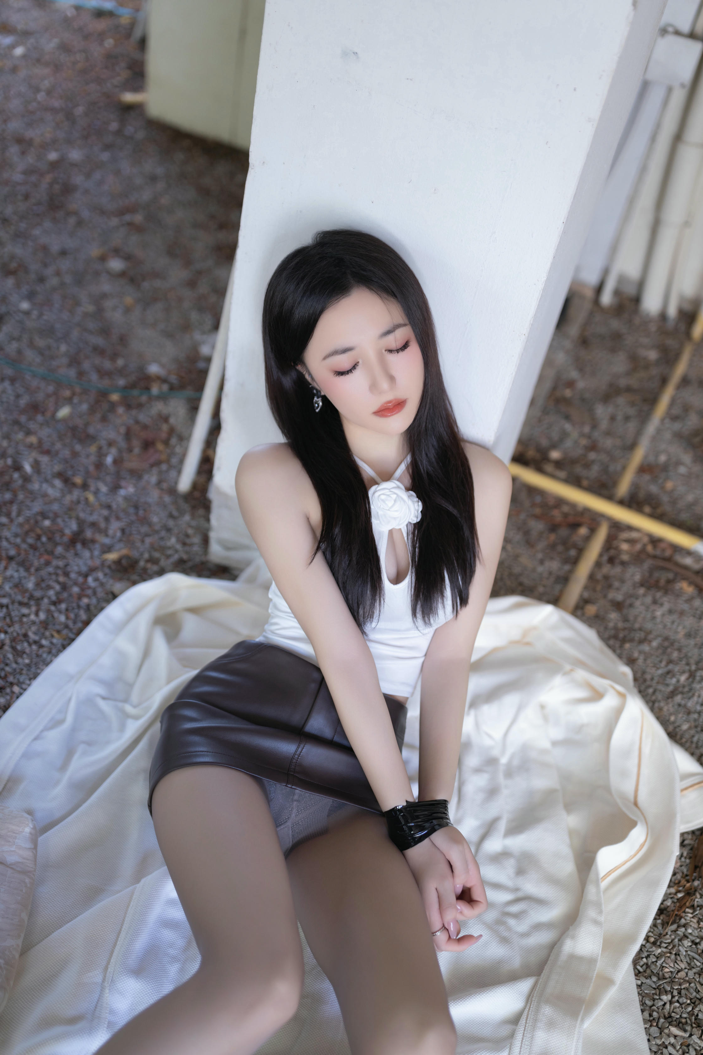 鱼子酱Fish NO.006 内购无水印 暗墙五 尾随 [130P 1.33 GB]_第1集