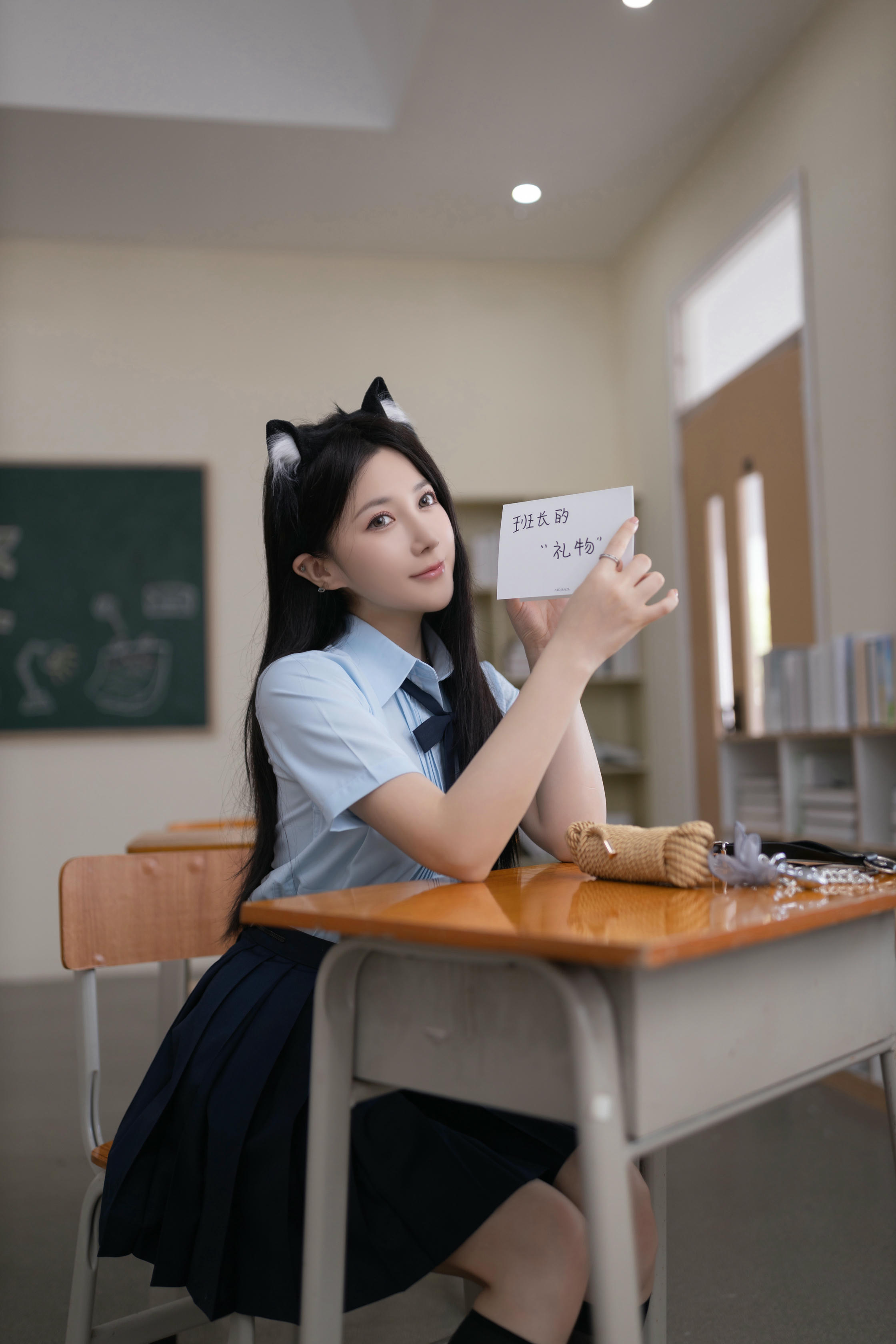 鱼子酱Fish NO.011 内购无水印 班长的礼物 写真[130P／1.55GB]_第1集