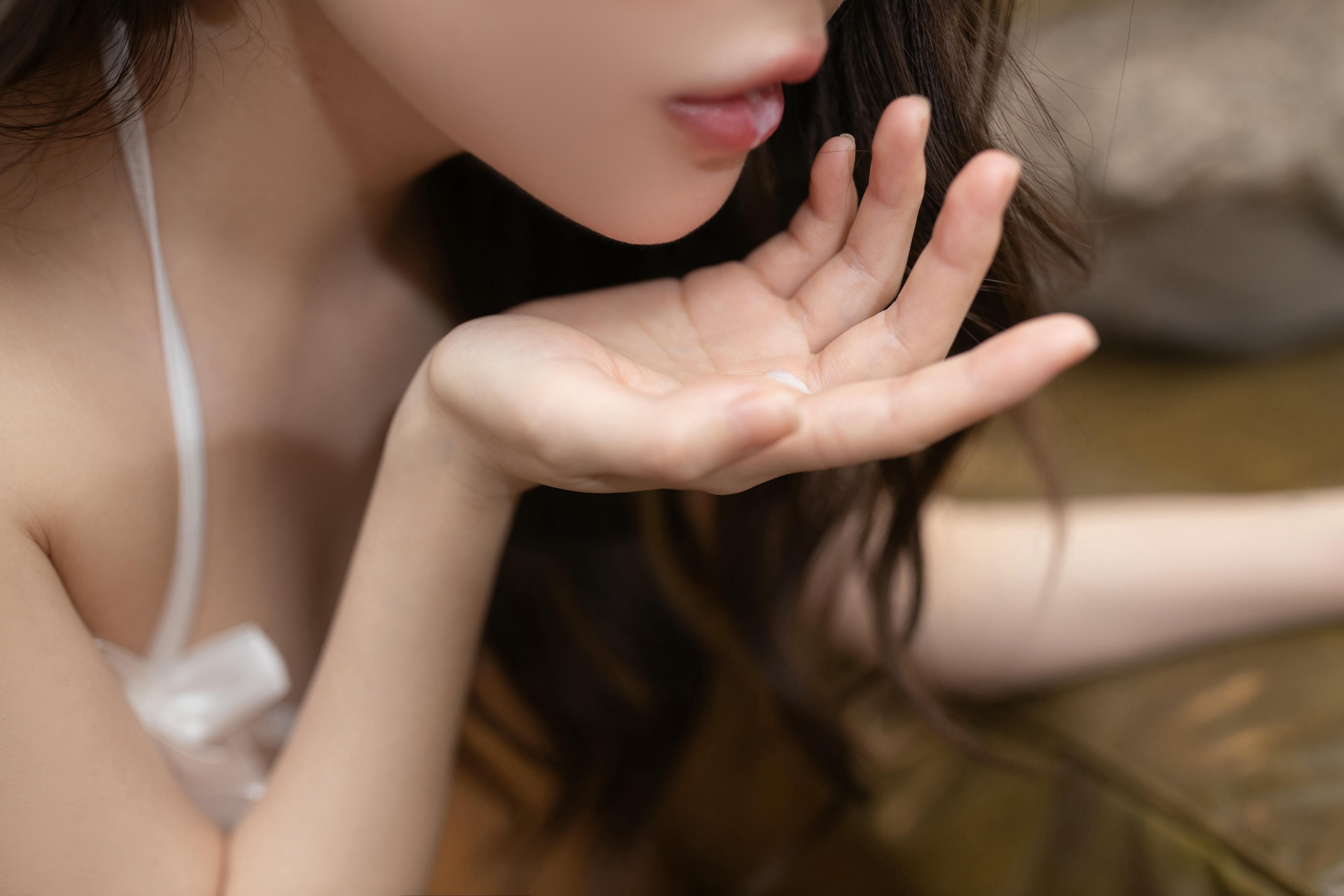 鱼子酱Fish NO.020 内购无水印 大秀透明内衣 [150P 1.88GB]_第5集