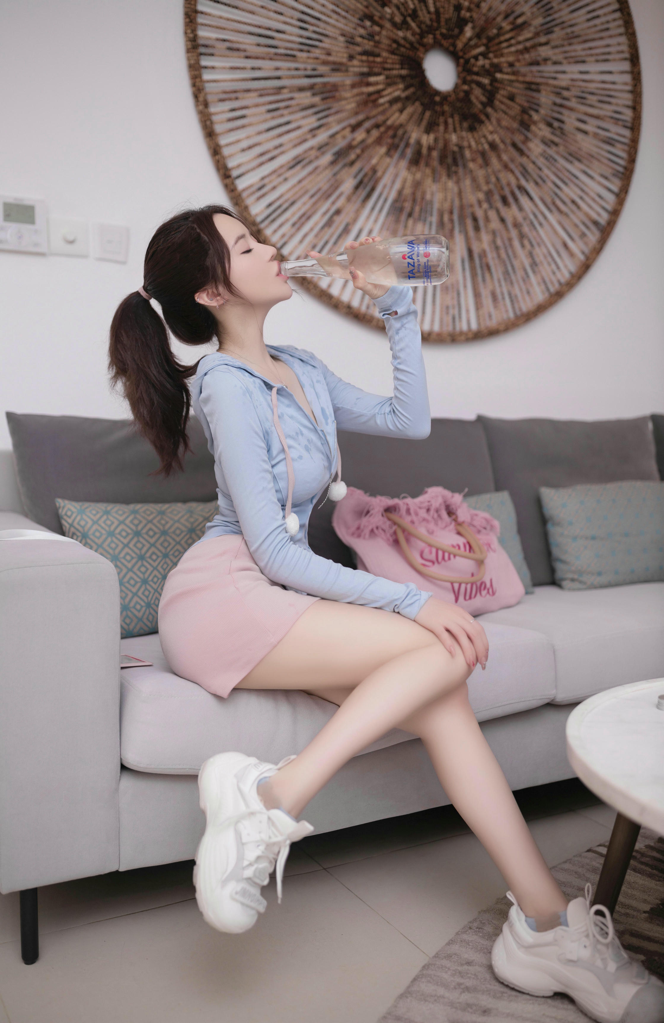 鱼子酱Fish NO.021 内购无水印 等下班的人 [130P654MB]_第1集