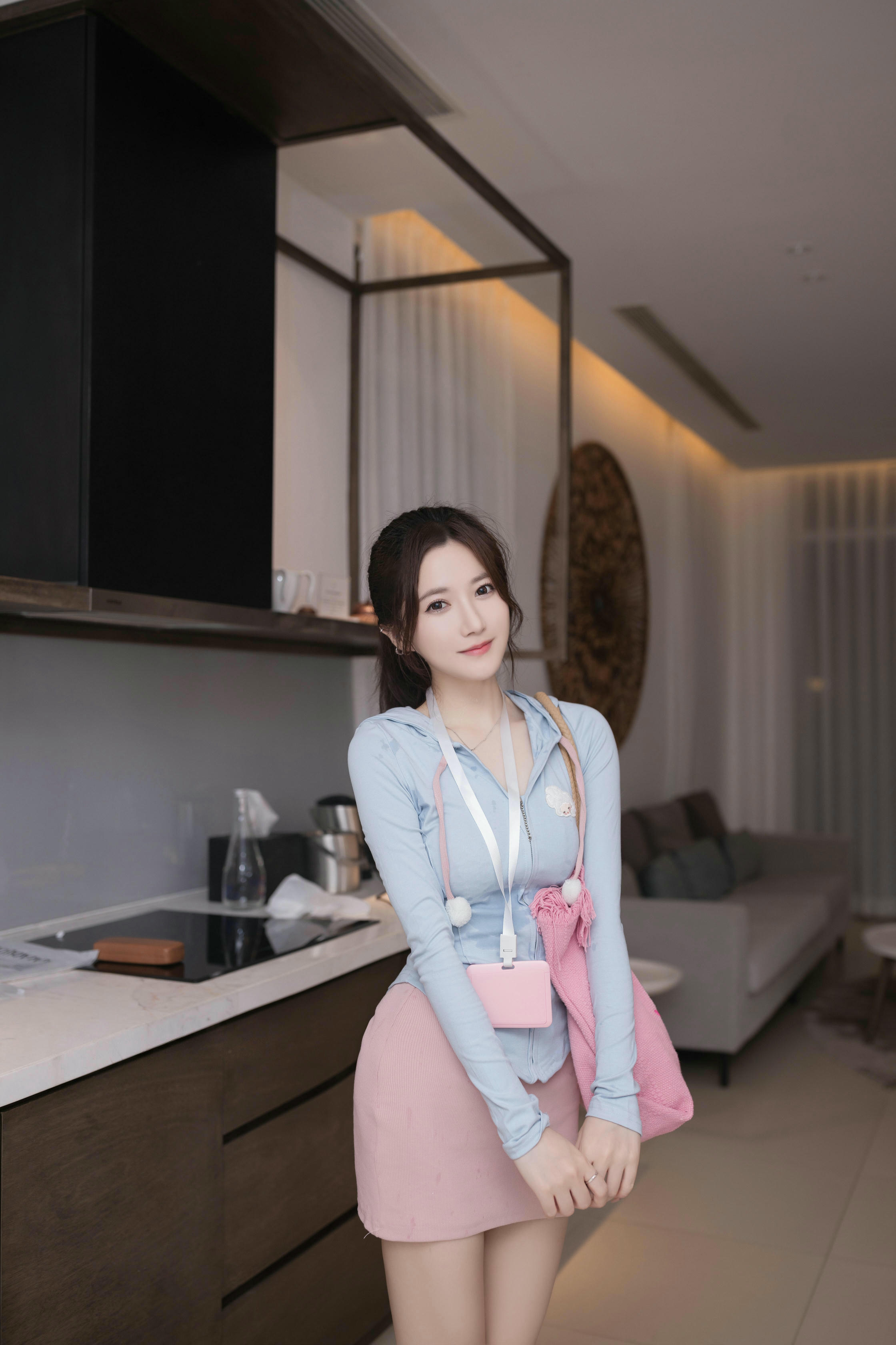 鱼子酱Fish NO.021 内购无水印 等下班的人 [130P654MB]_第1集