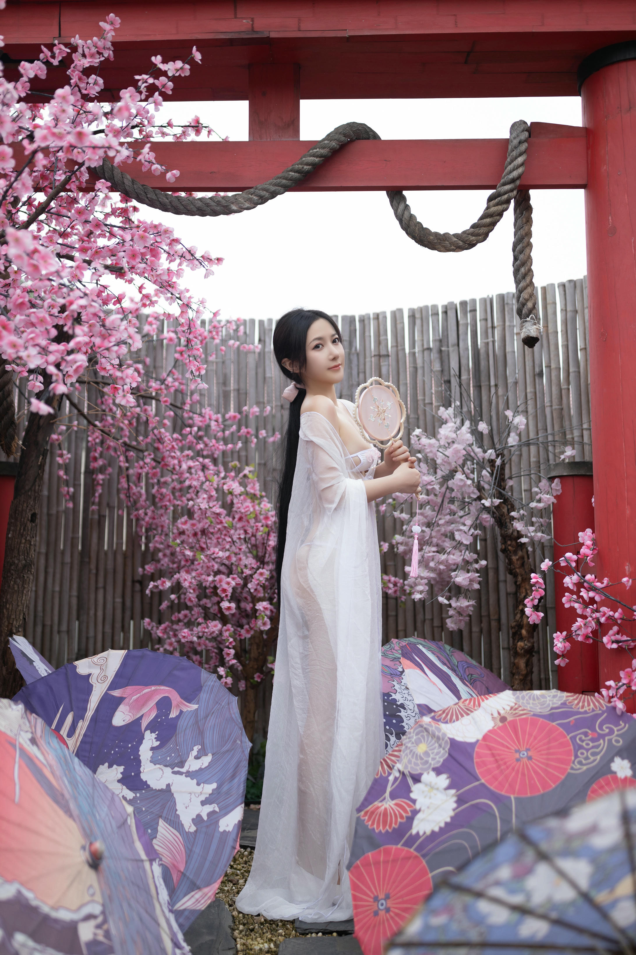 鱼子酱Fish NO.037 内购无水印 花想容写真 [120P／1.44GB]_第1集