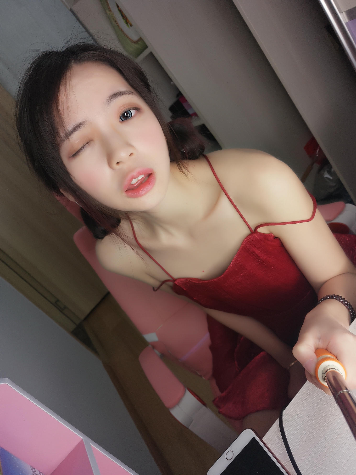 疯猫ss NO.115 红裙 [16P-67MB]_第1集