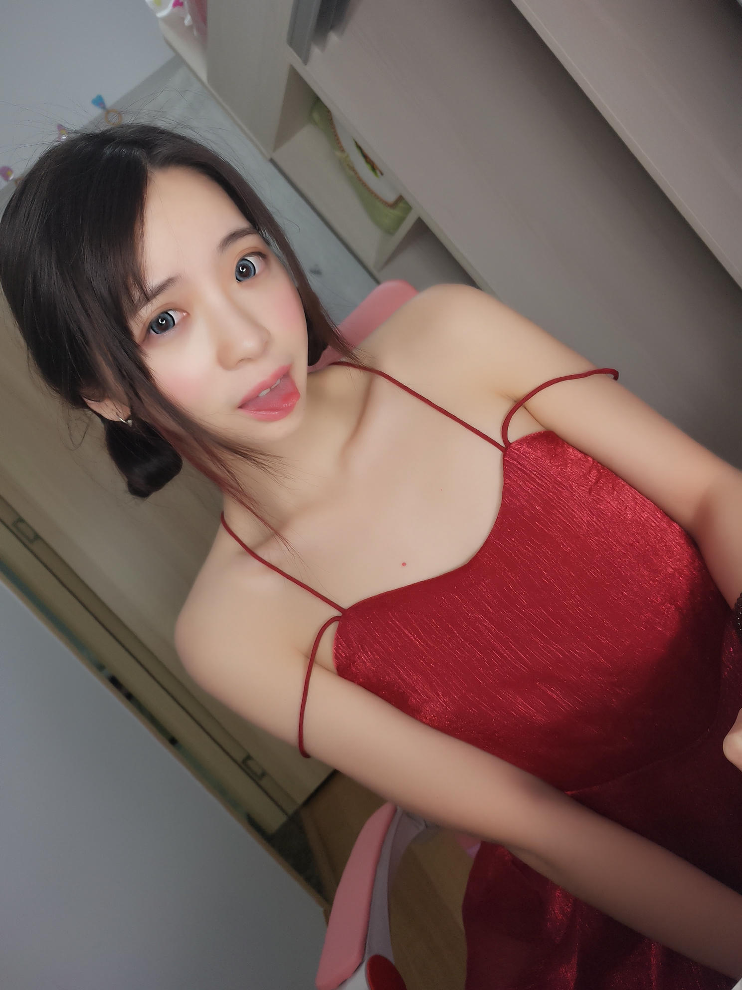 疯猫ss NO.115 红裙 [16P-67MB]_第1集