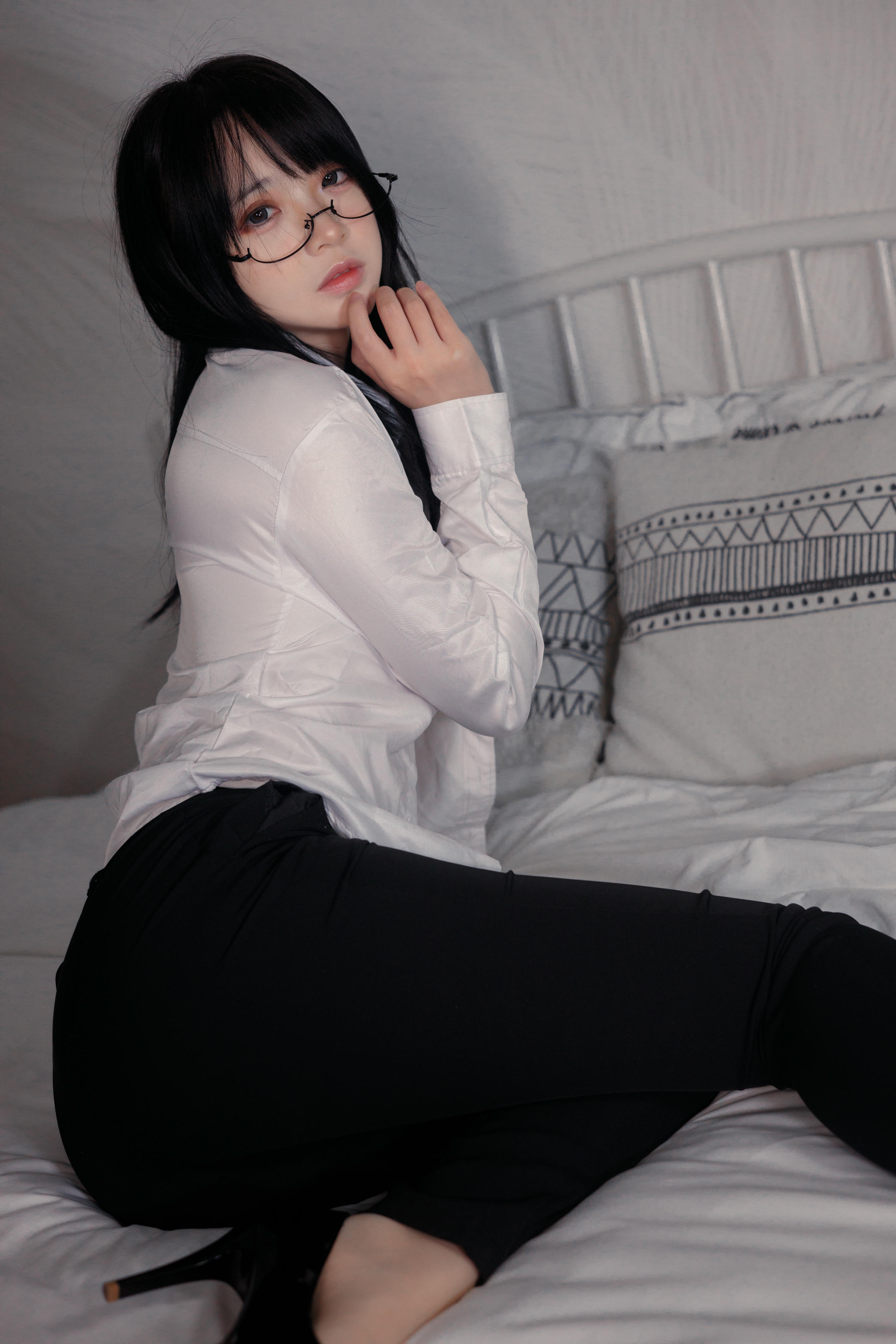 疯猫ss NO.153 白色情人节福袋 肉丝ol [40P 662MB]_第1集