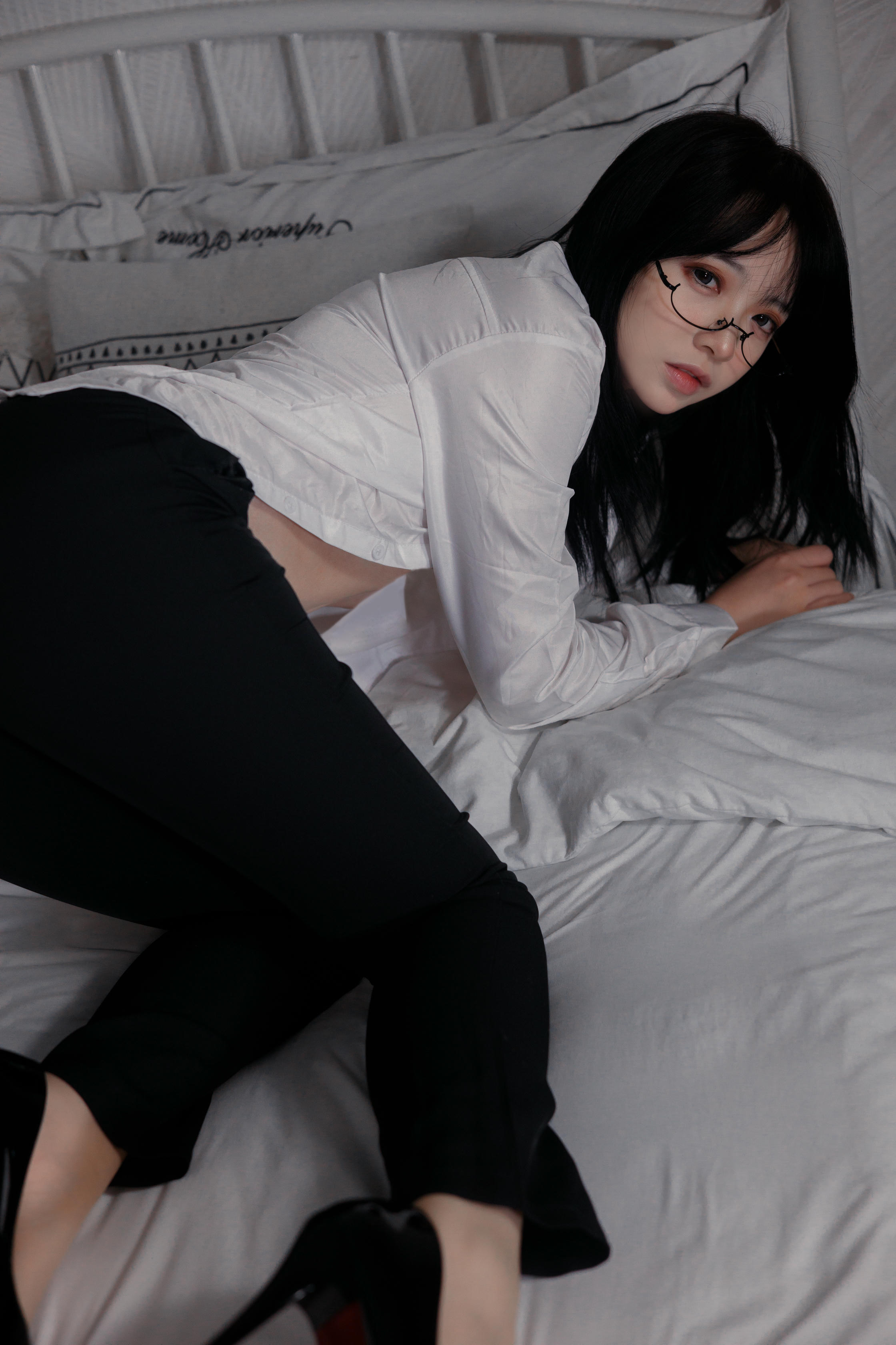 疯猫ss NO.153 白色情人节福袋 肉丝ol [40P 662MB]_第1集