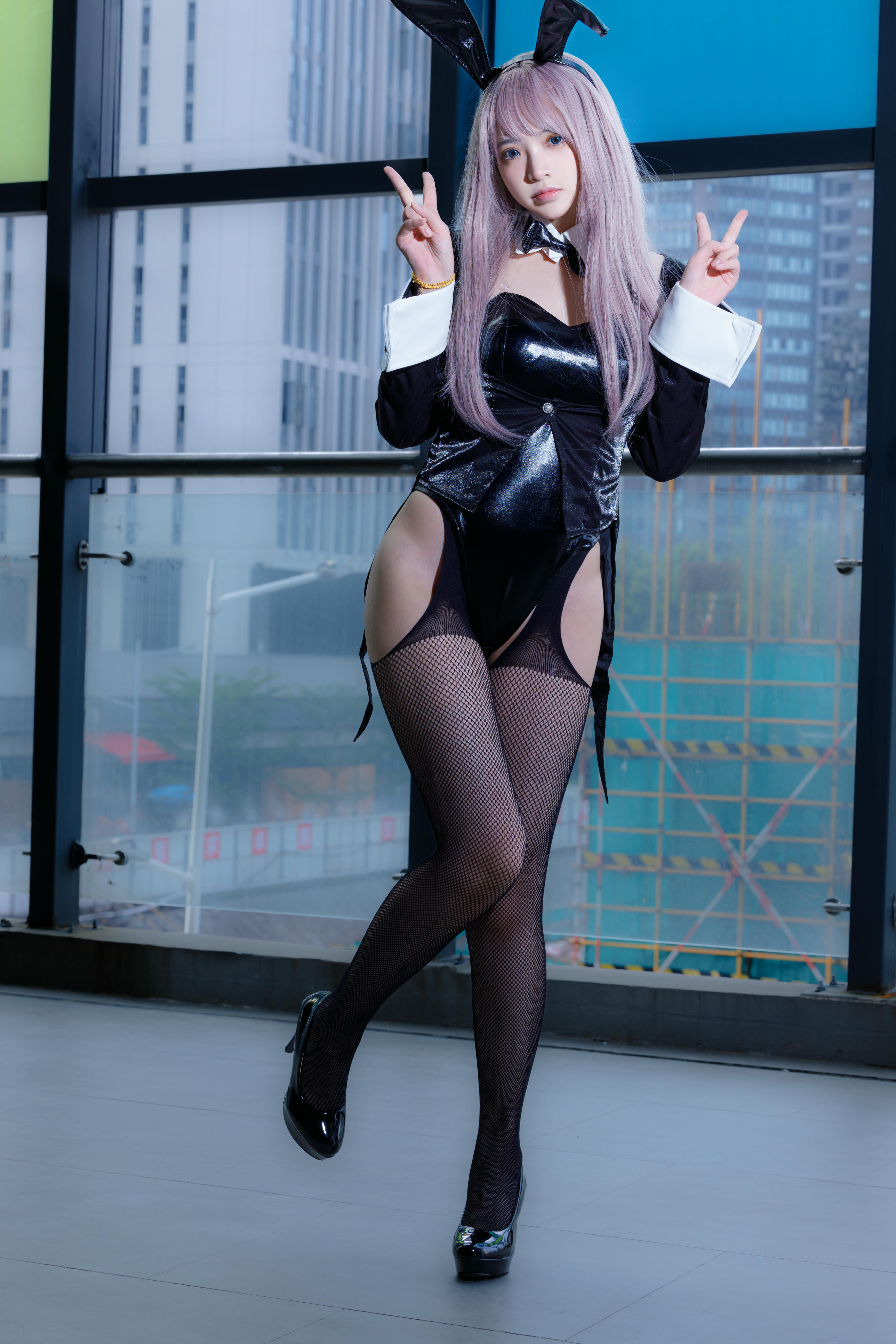 疯猫ss NO.172 紫发礼服兔 [42P／903MB]_第1集