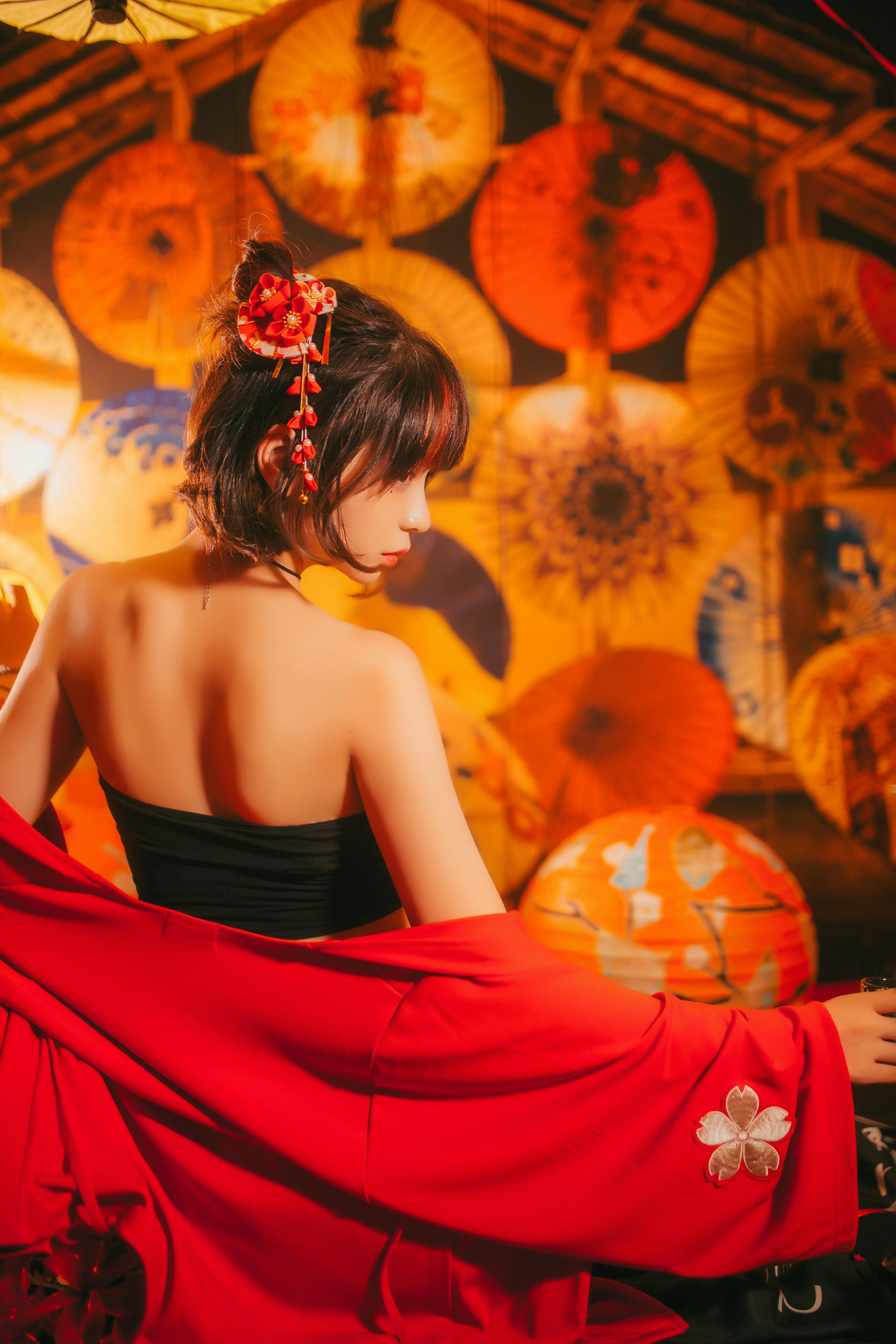 疯猫ss NO.020 红色羽衣 [15P-192MB]_第1集