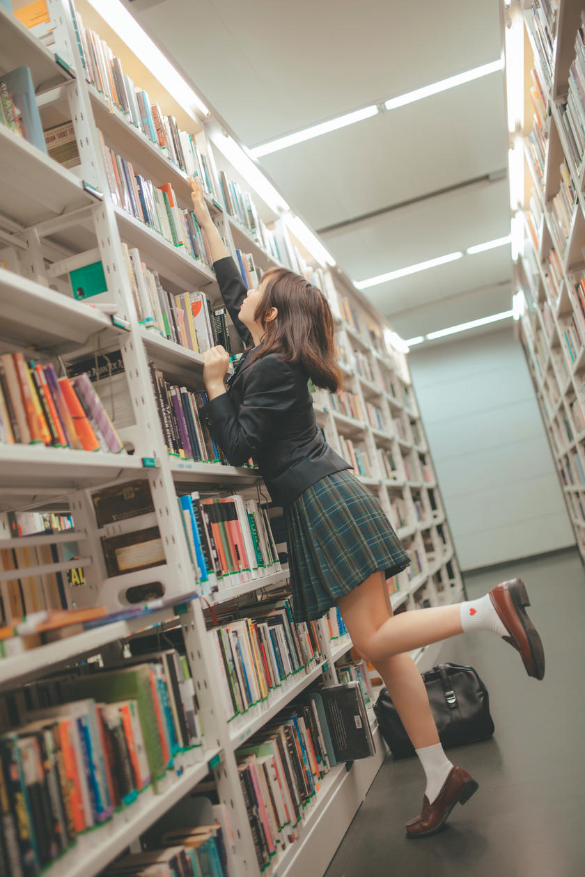 疯猫ss_FM.033[10P-10.02MB]_第1集