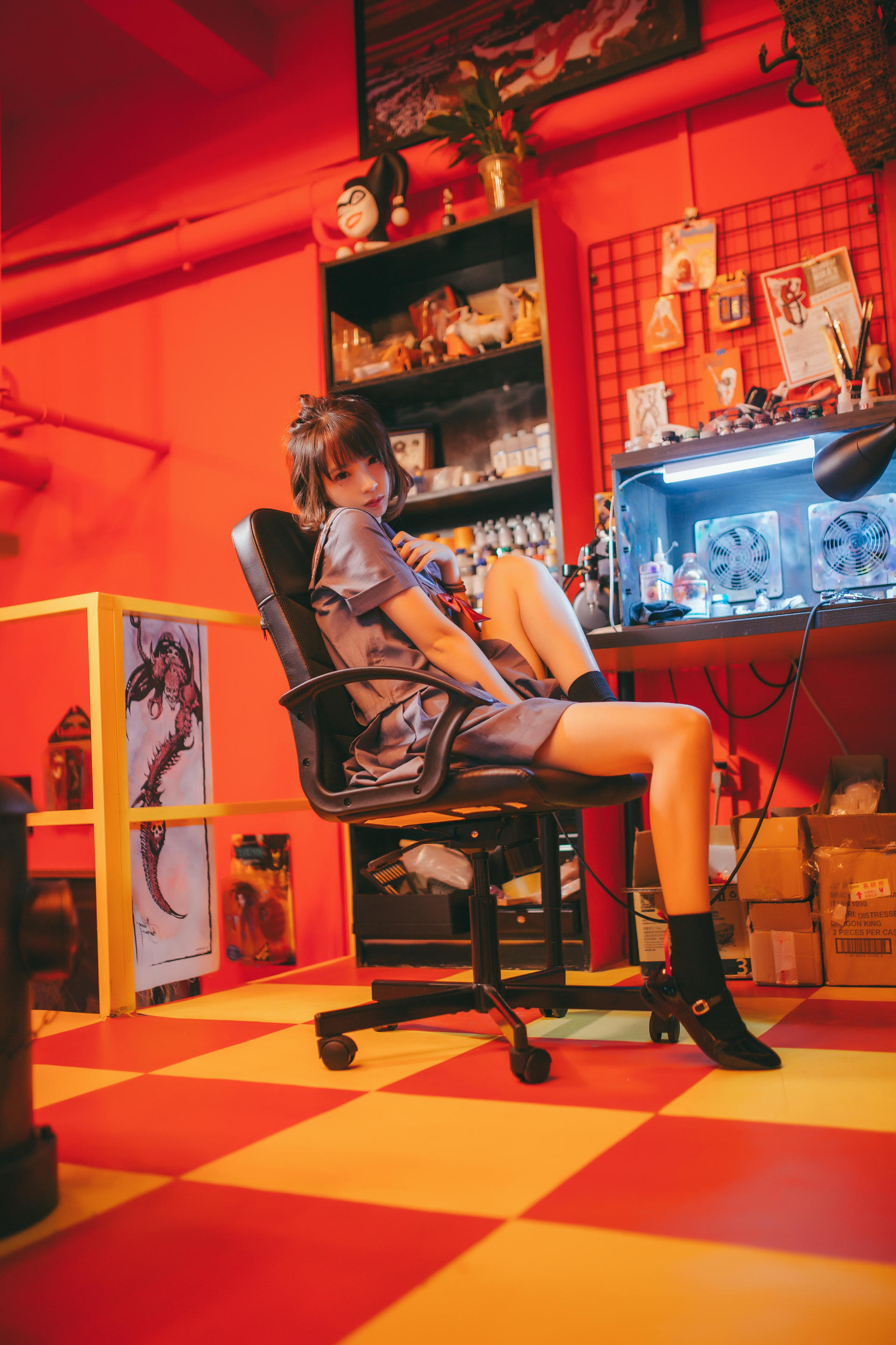 疯猫ss NO.004 被囚禁的少女 [44P-483MB]_第1集