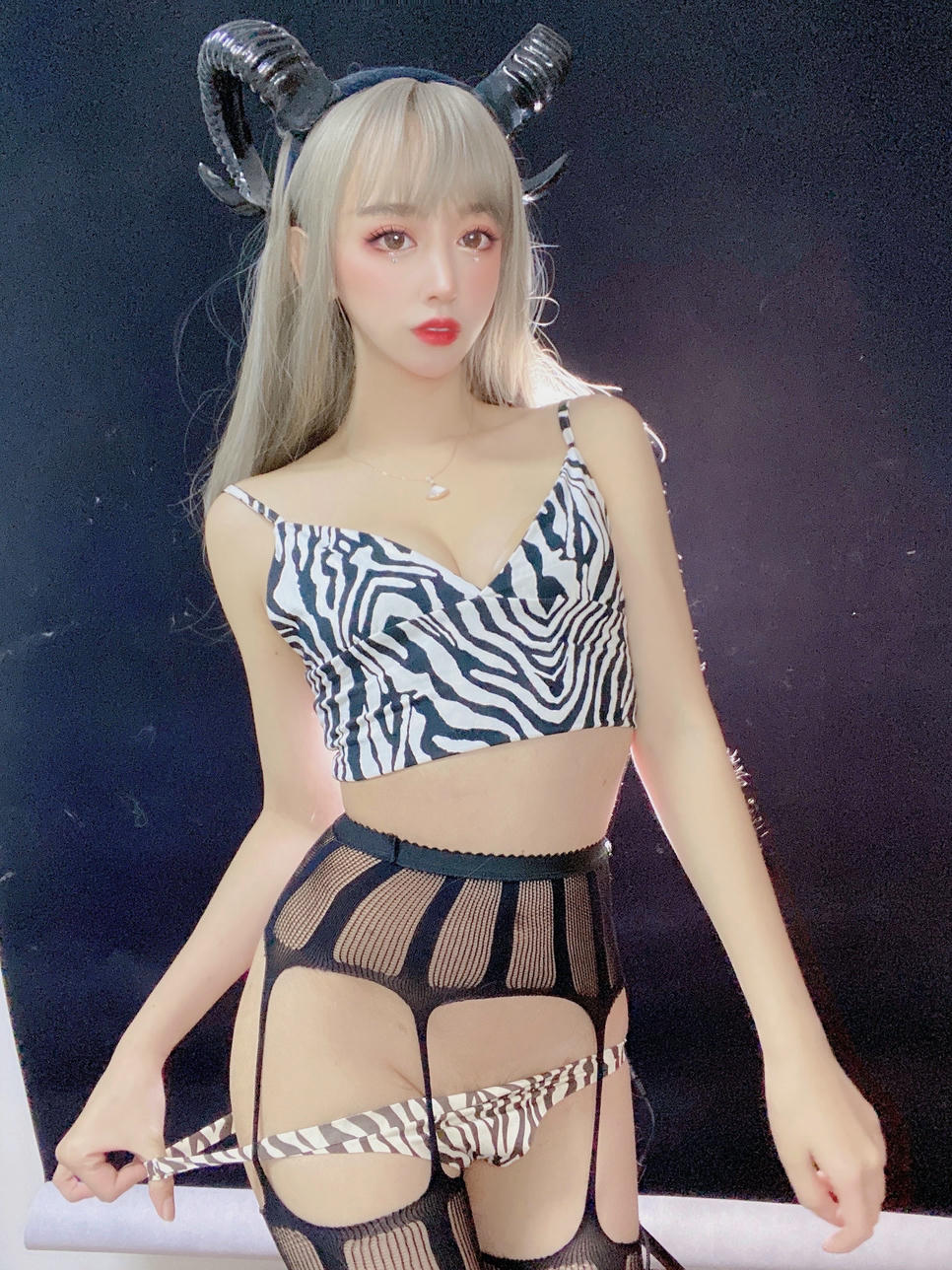 过期米线线喵 NO.110 新年限定魅魔 [40P1V-272MB]_第1集