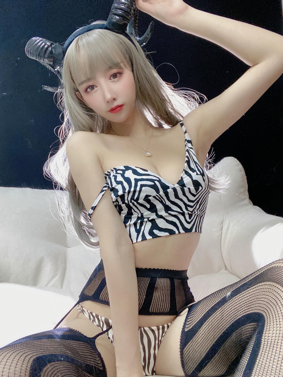 过期米线线喵 NO.110 新年限定魅魔 [40P1V-272MB]_第1集