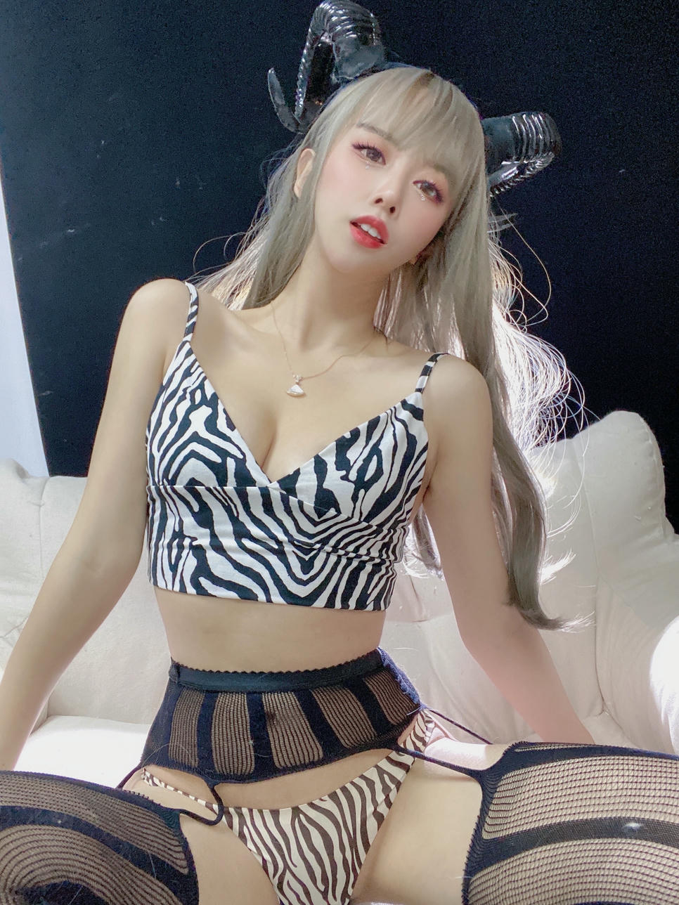 过期米线线喵 NO.110 新年限定魅魔 [40P1V-272MB]_第1集