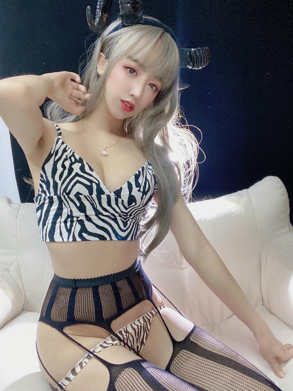 过期米线线喵 NO.110 新年限定魅魔 [40P1V-272MB]_第1集