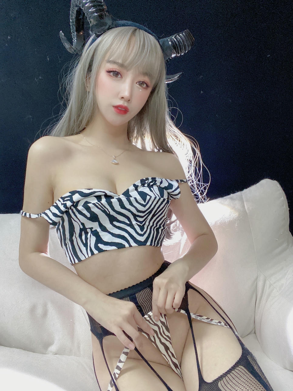 过期米线线喵 NO.110 新年限定魅魔 [40P1V-272MB]_第2集