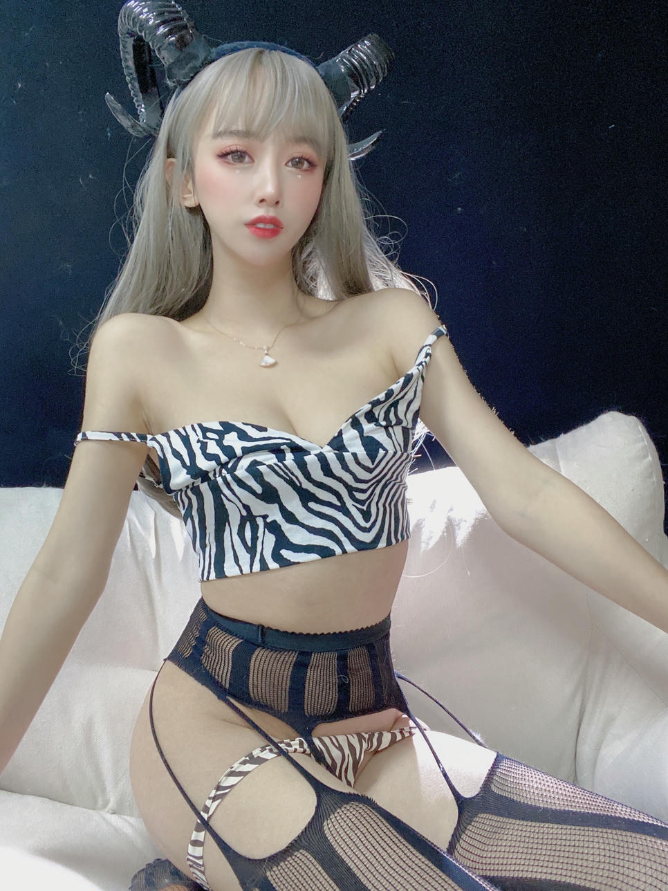 过期米线线喵 NO.110 新年限定魅魔 [40P1V-272MB]_第2集