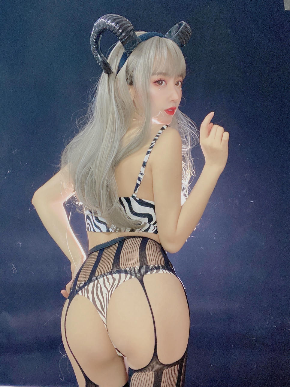 过期米线线喵 NO.110 新年限定魅魔 [40P1V-272MB]_第1集