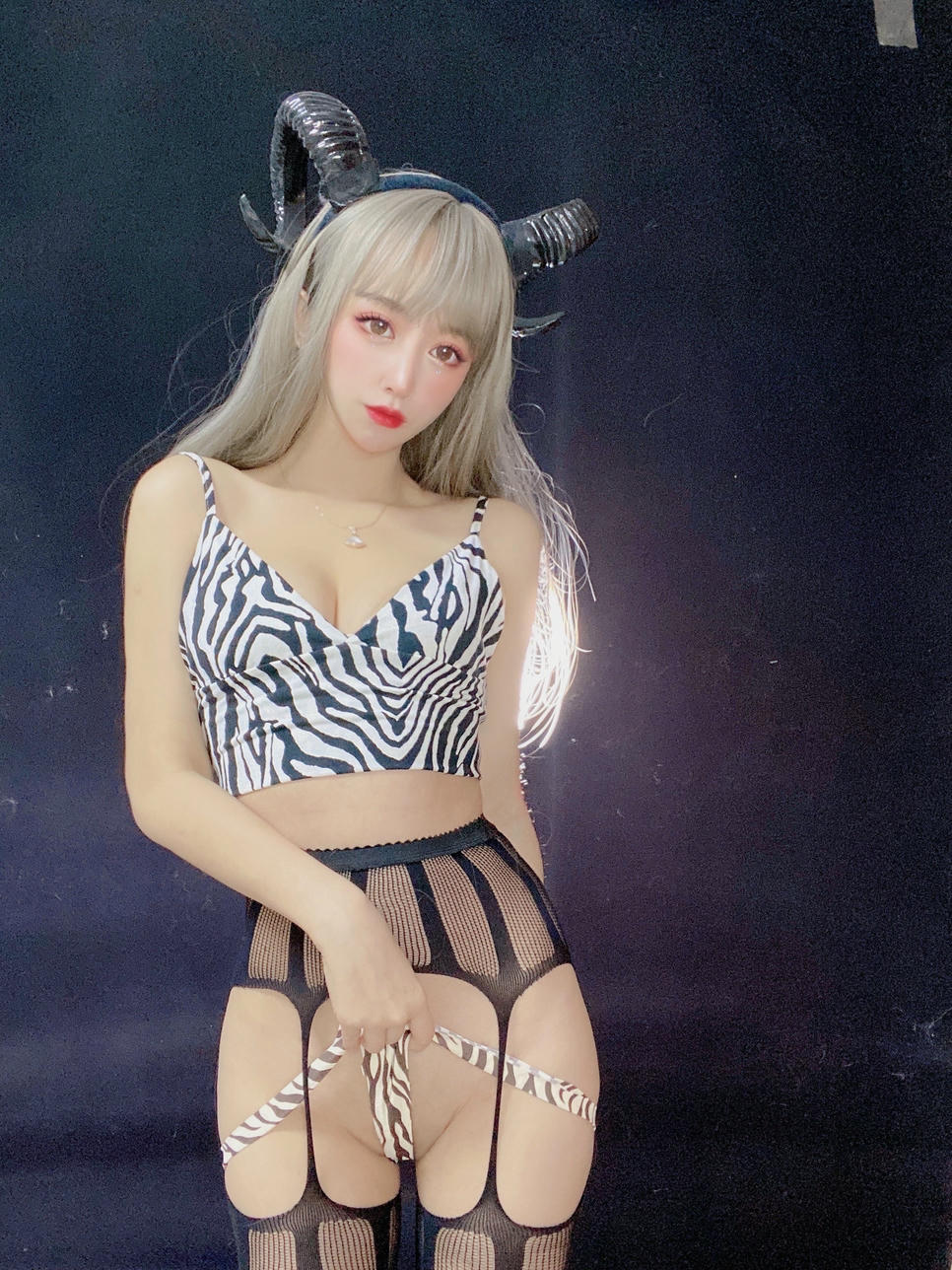 过期米线线喵 NO.110 新年限定魅魔 [40P1V-272MB]_第1集