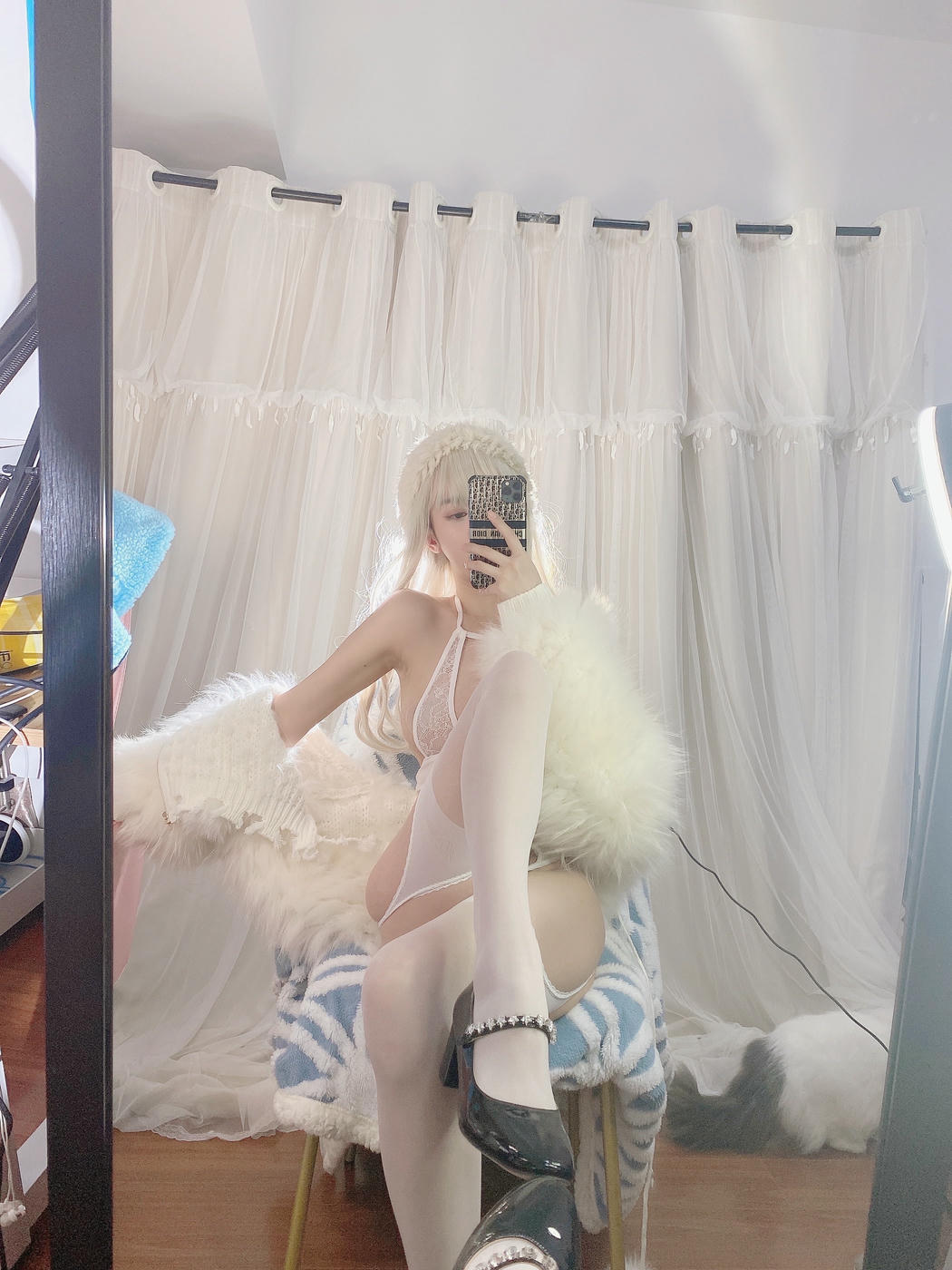 过期米线线喵 NO.111 白月光 [40P-75MB]_第1集