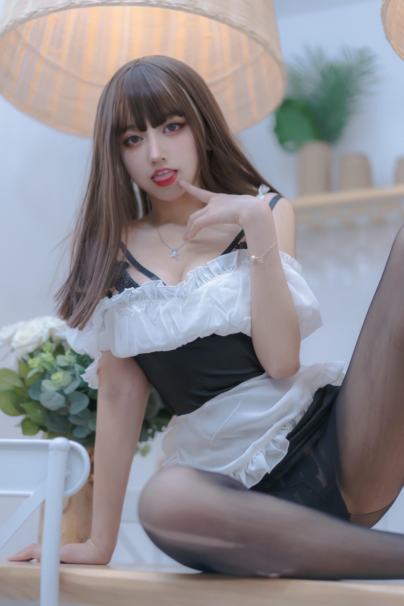 过期米线线喵 NO.125 女仆使用手册 [69P-93MB]_第1集