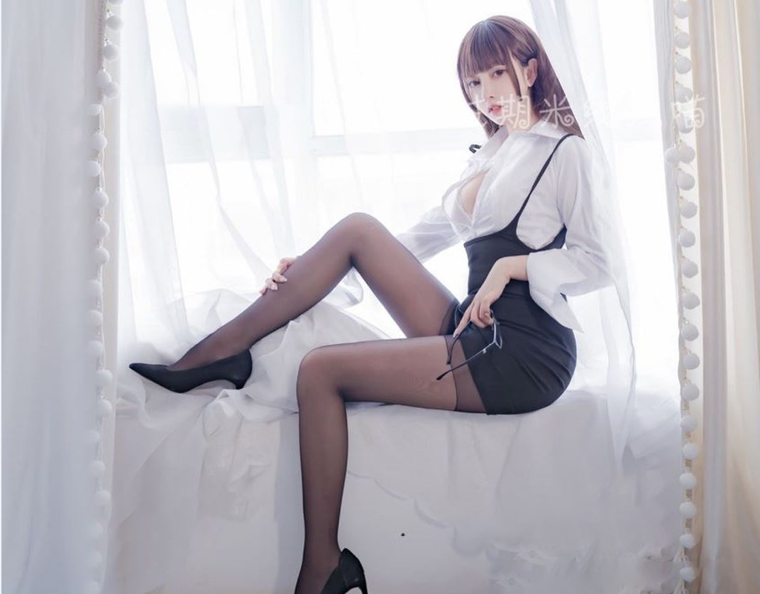 过期米线线喵 NO.132 小秘书 [37P 30M]_第2集