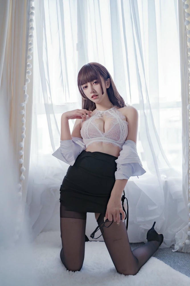 过期米线线喵 NO.132 小秘书 [37P 30M]_第2集